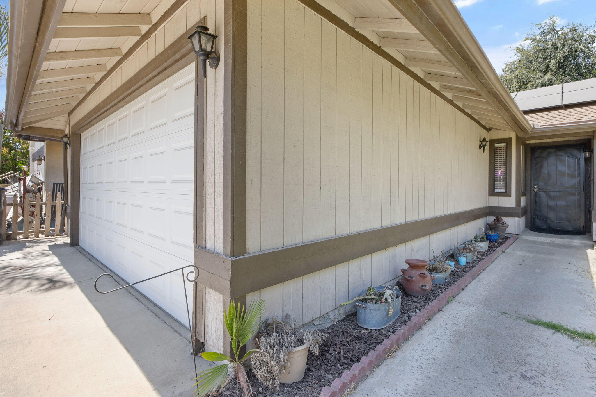 849 S Cindy St, Visalia, CA 93277
