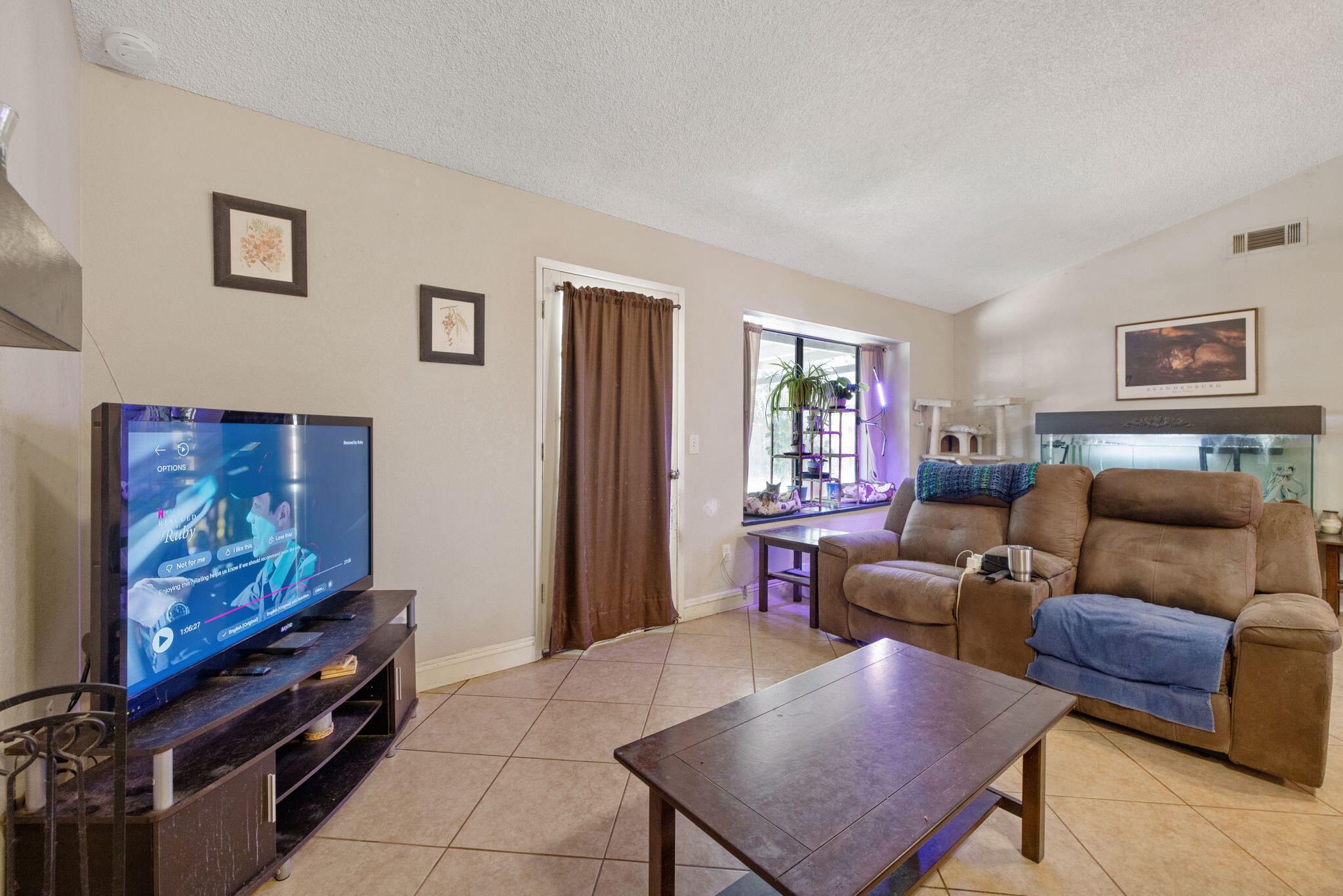 849 S Cindy St, Visalia, CA 93277