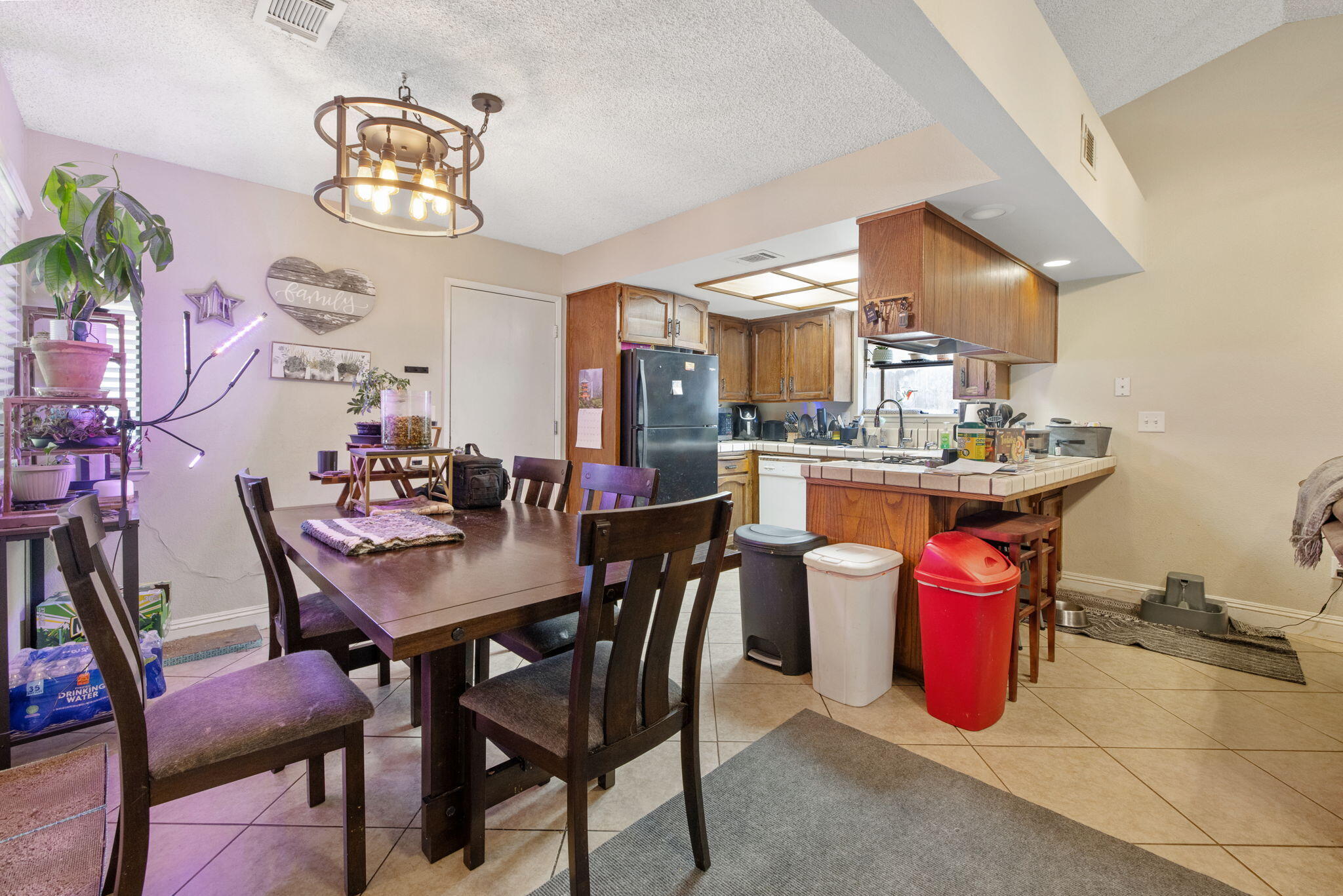 849 S Cindy St, Visalia, CA 93277