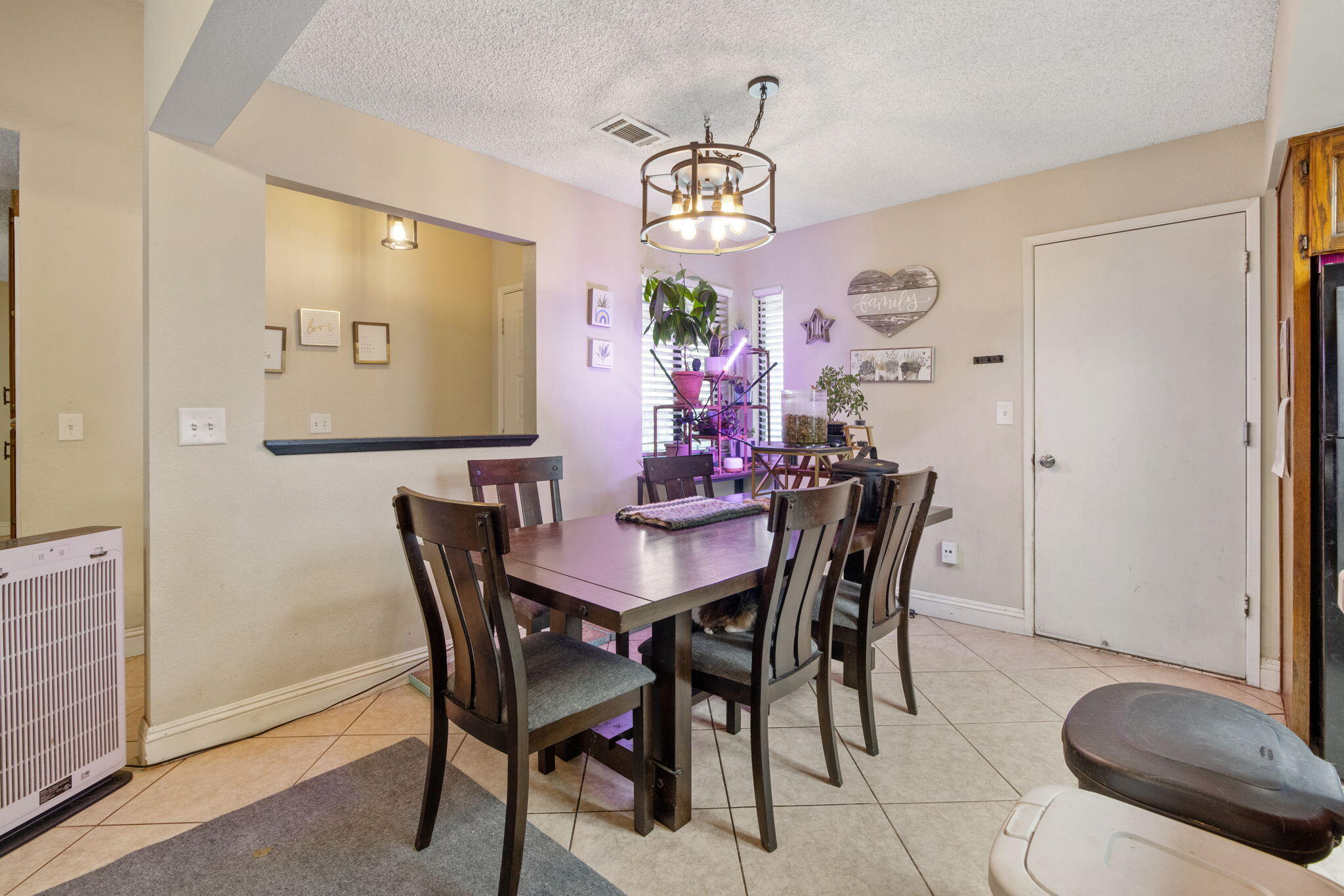 849 S Cindy St, Visalia, CA 93277