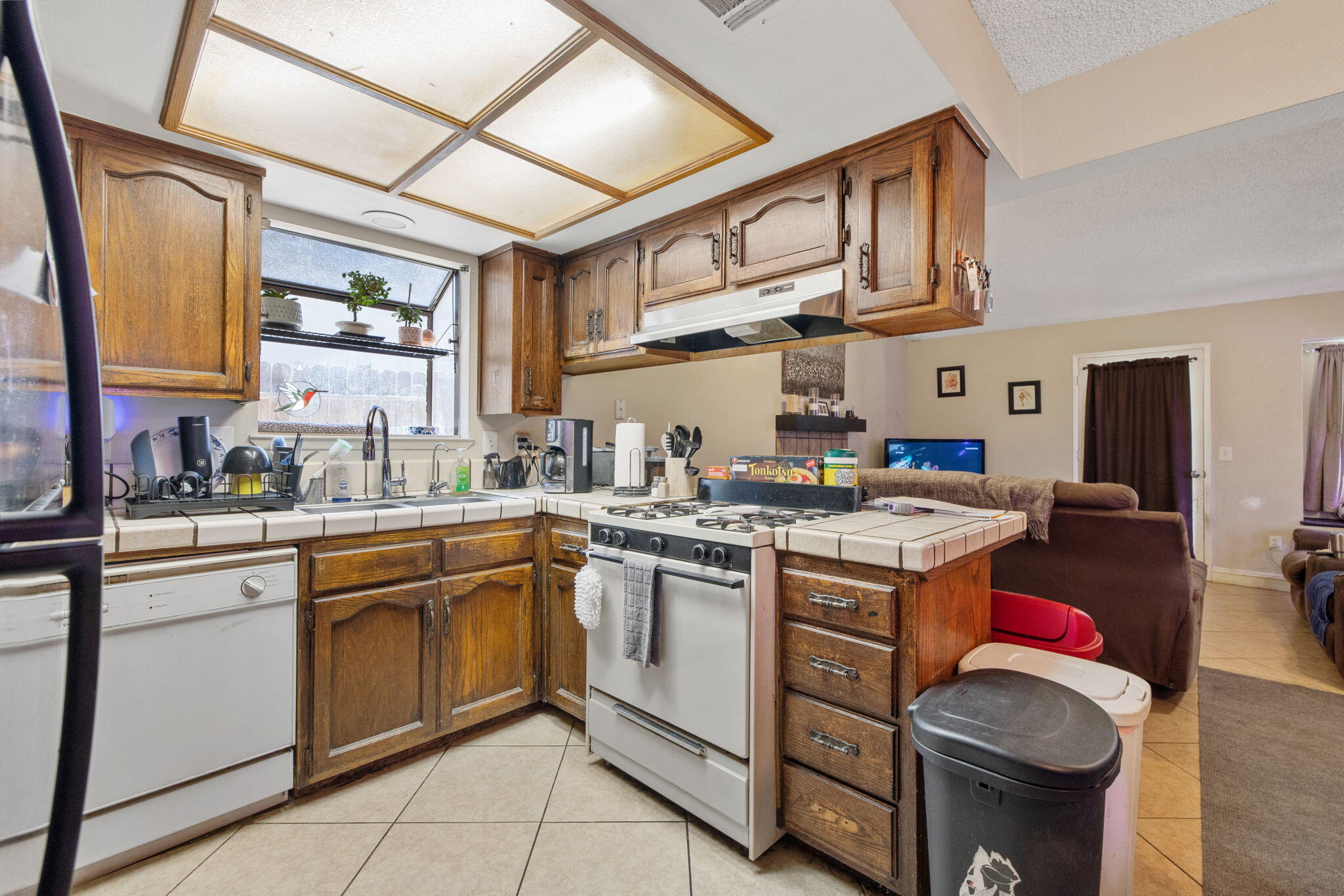 849 S Cindy St, Visalia, CA 93277