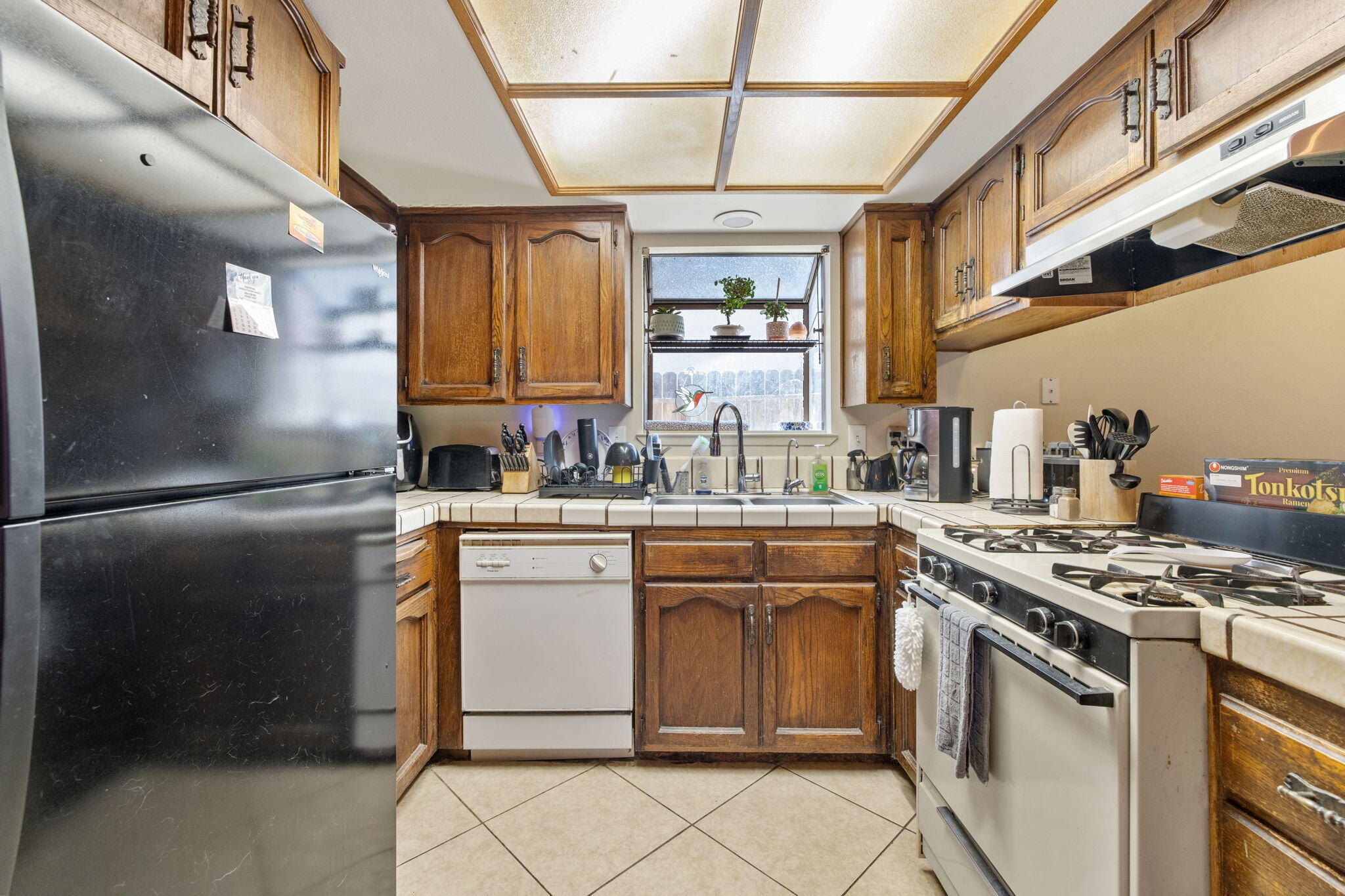 849 S Cindy St, Visalia, CA 93277