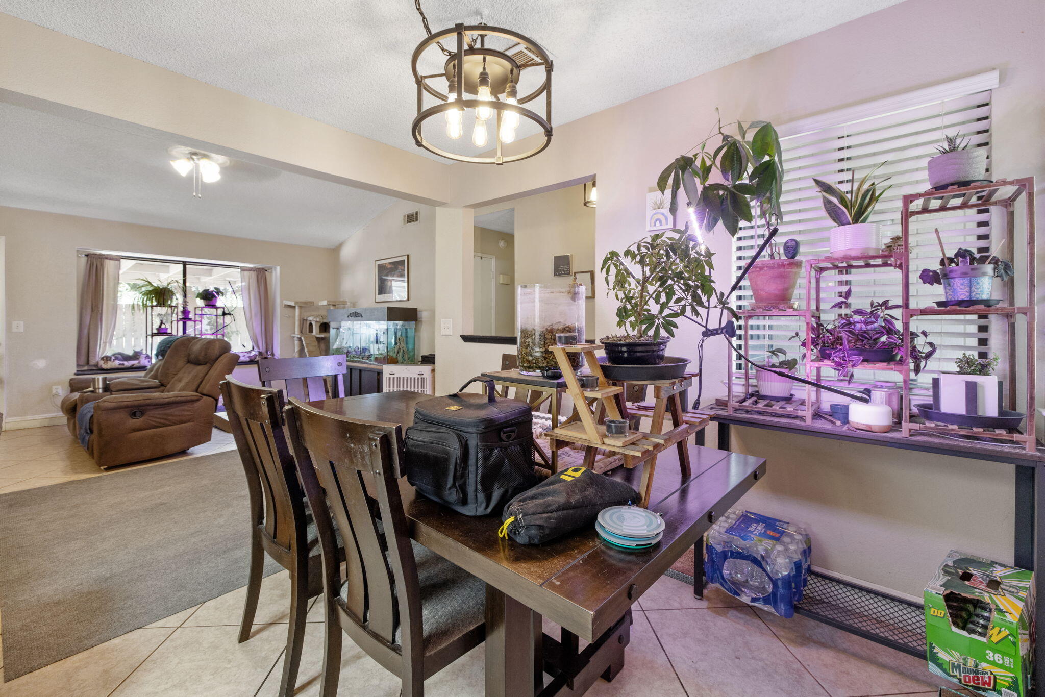 849 S Cindy St, Visalia, CA 93277