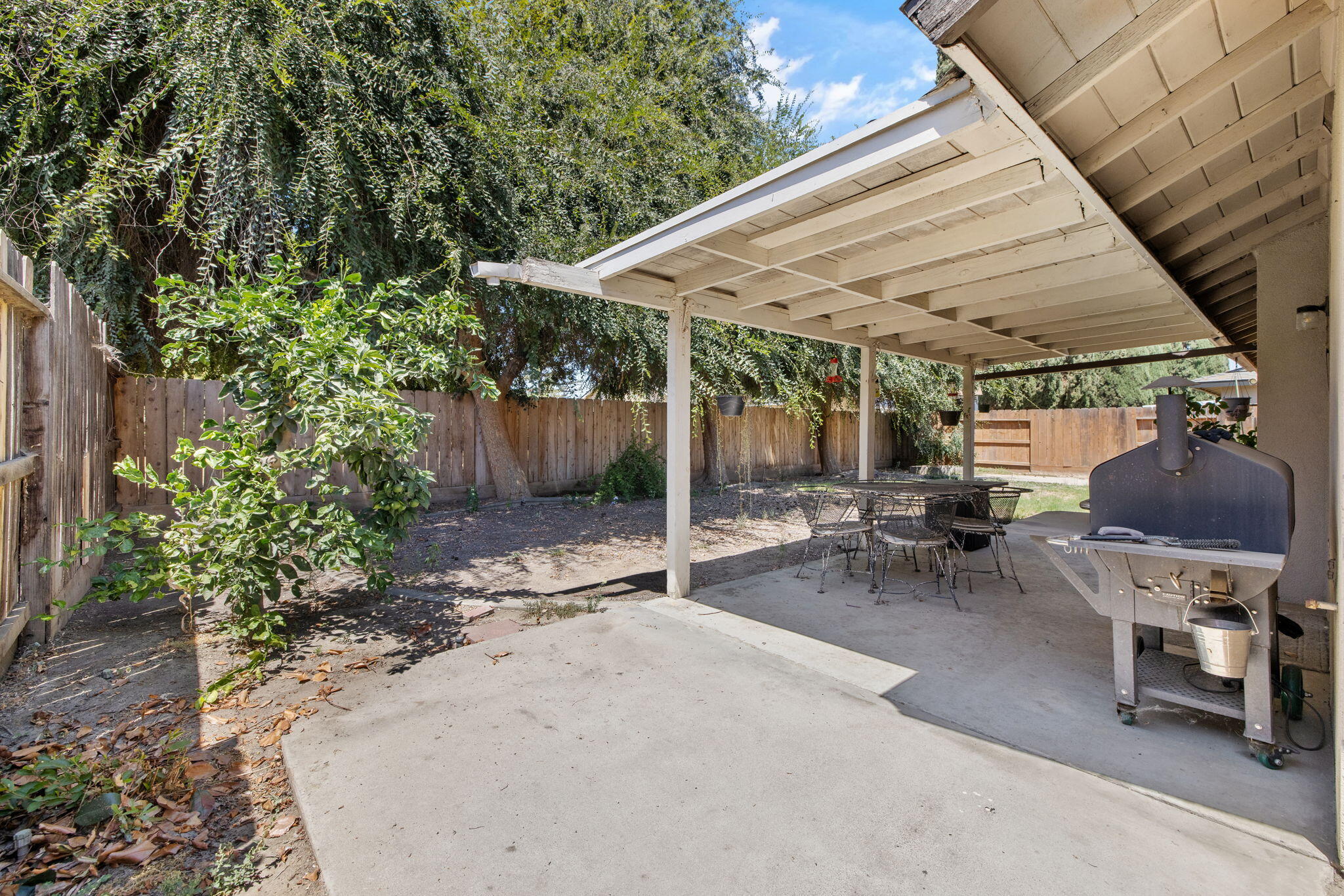 849 S Cindy St, Visalia, CA 93277