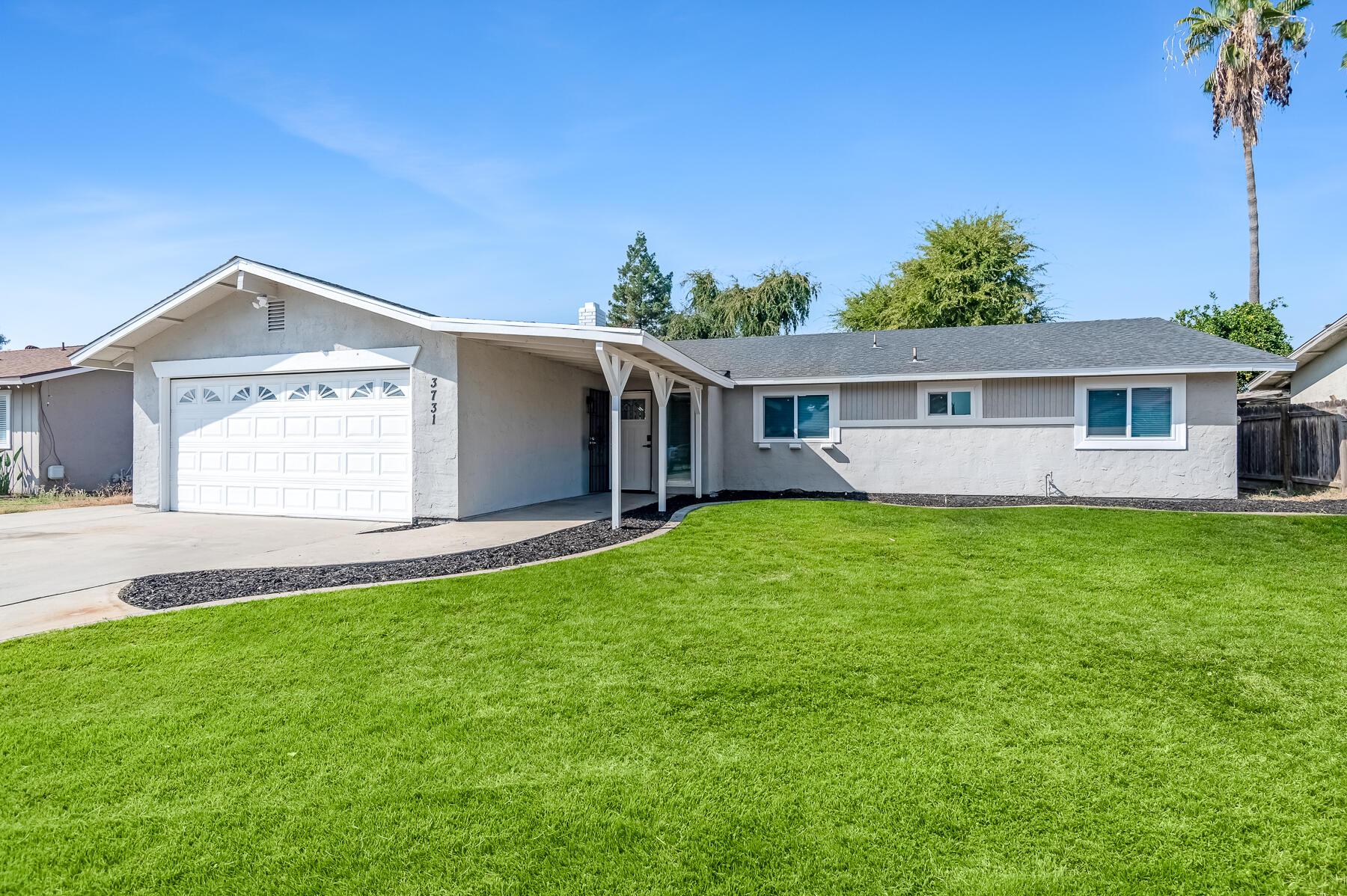 3731 S Mountain Ct, Visalia, CA 93277