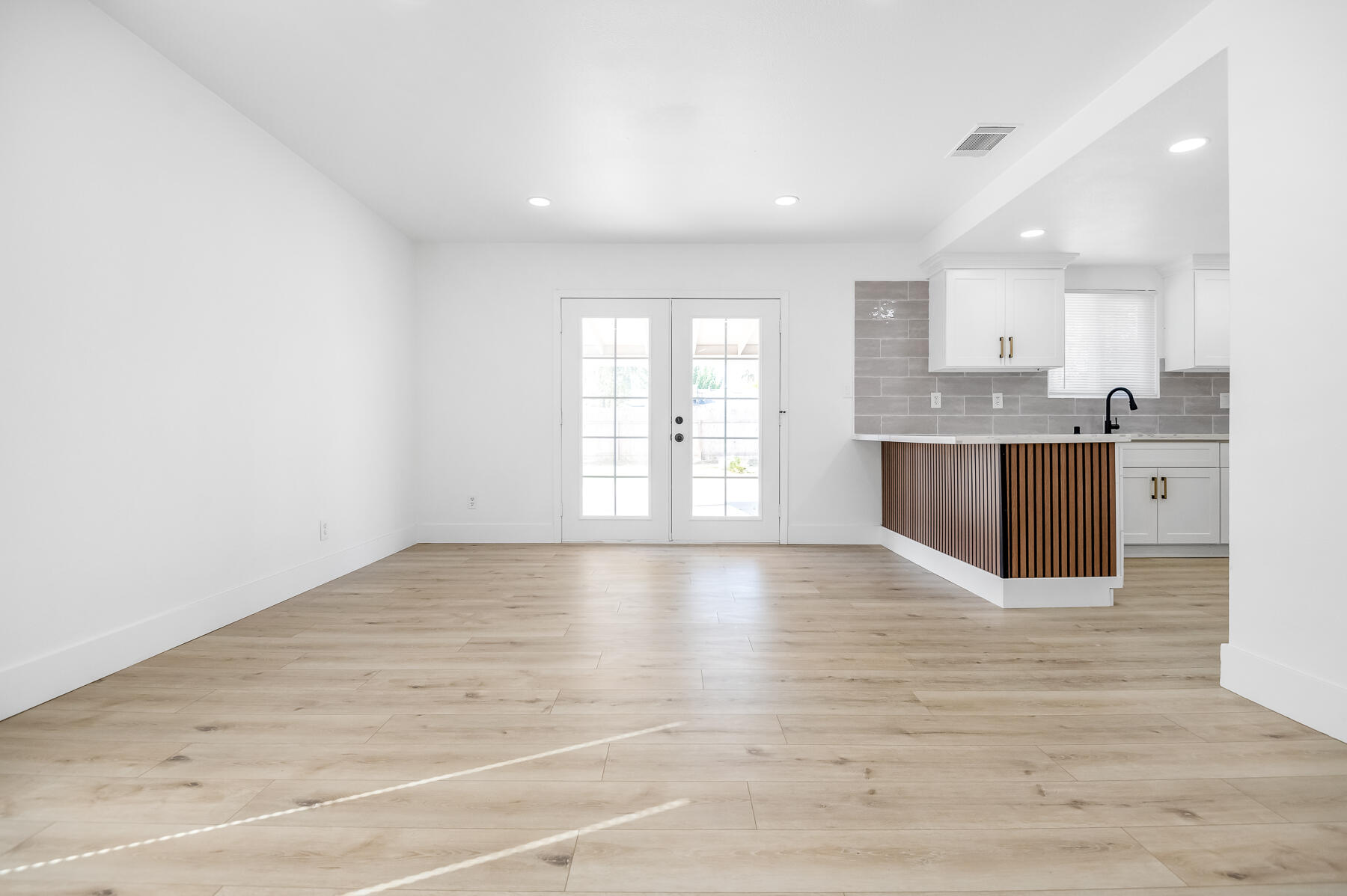 3731 S Mountain Ct, Visalia, CA 93277