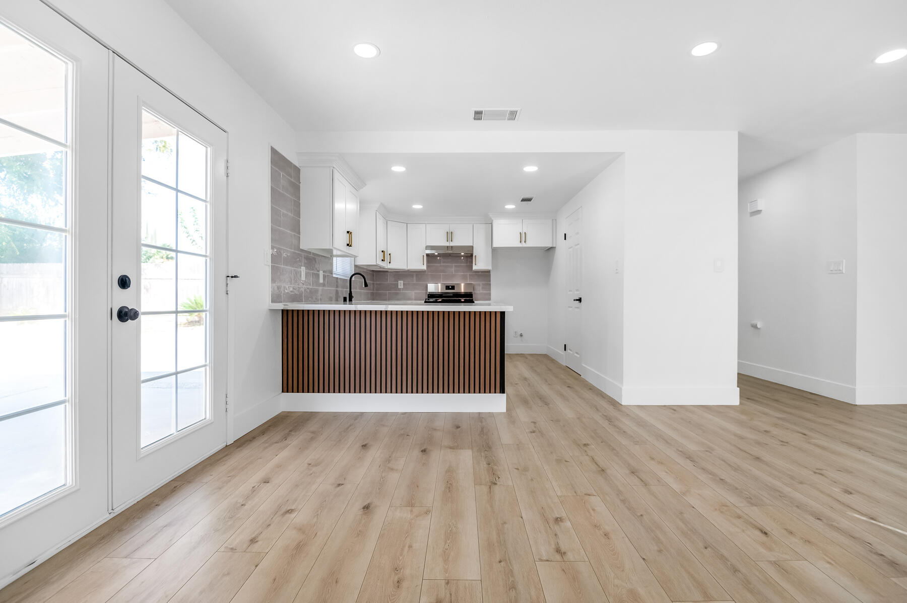 3731 S Mountain Ct, Visalia, CA 93277
