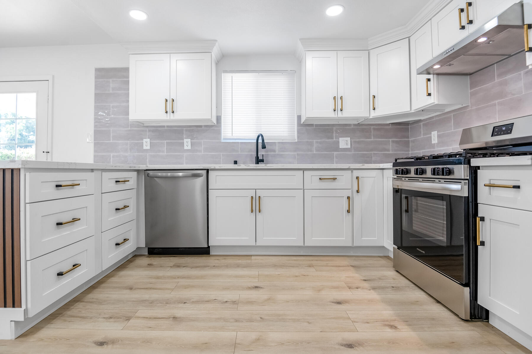 3731 S Mountain Ct, Visalia, CA 93277