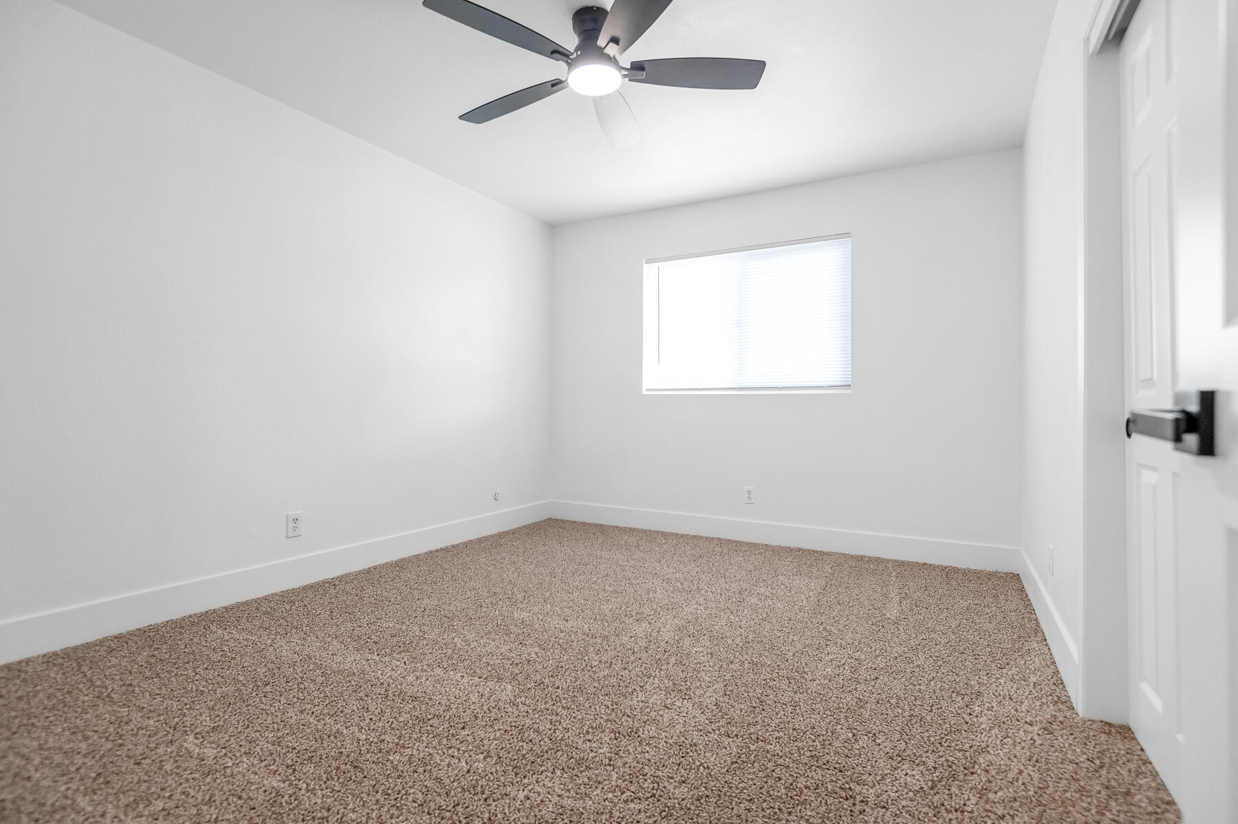 3731 S Mountain Ct, Visalia, CA 93277