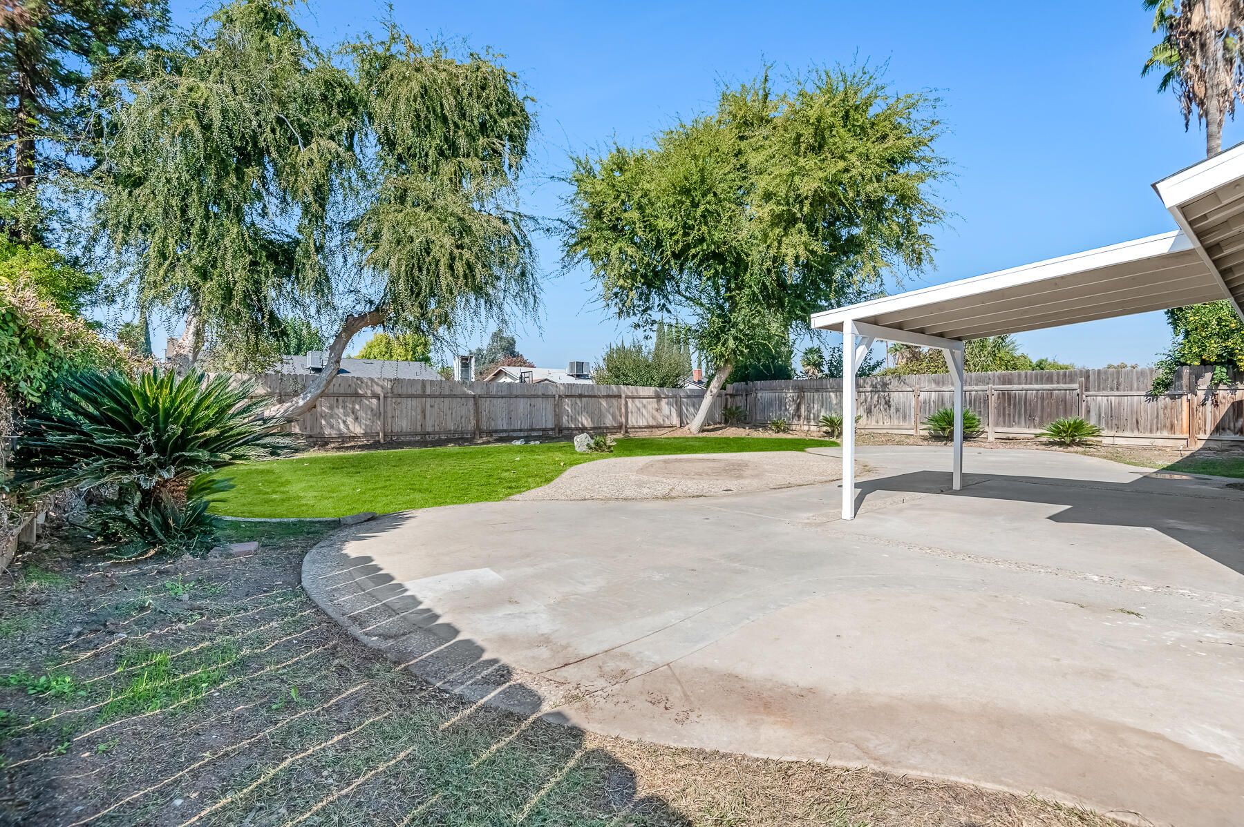 3731 S Mountain Ct, Visalia, CA 93277