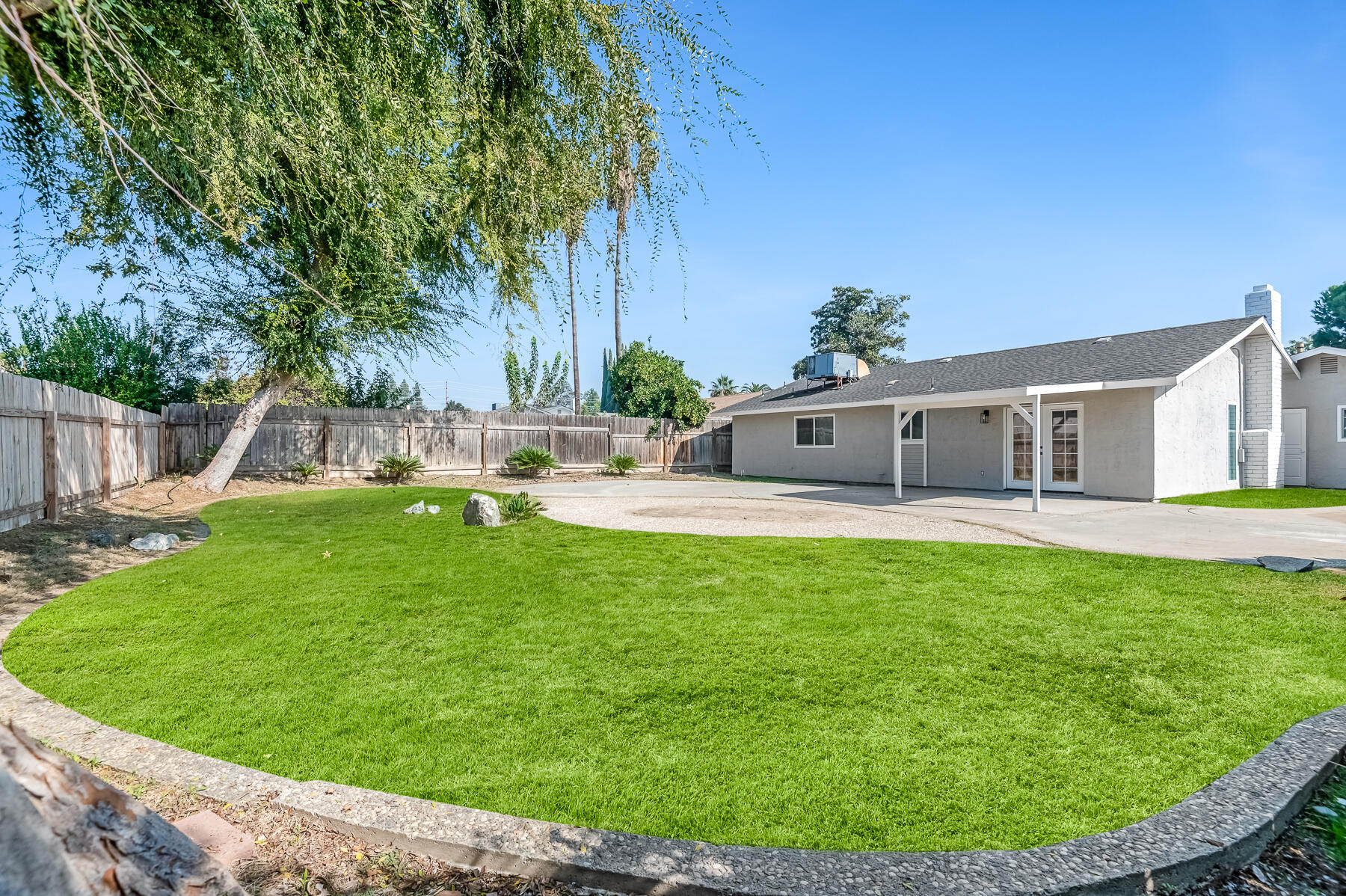 3731 S Mountain Ct, Visalia, CA 93277