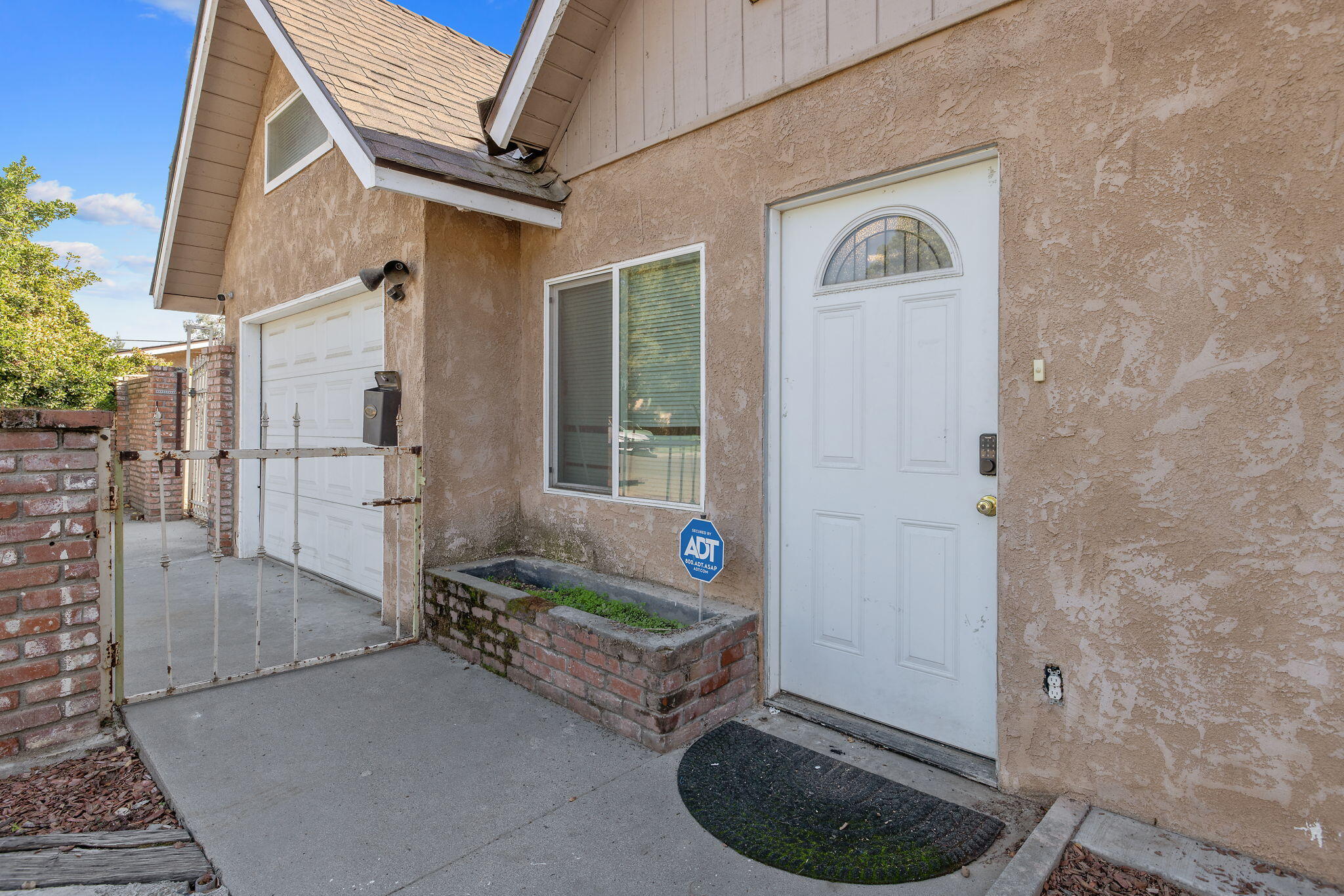 1408 N Park St, Visalia, CA 93291