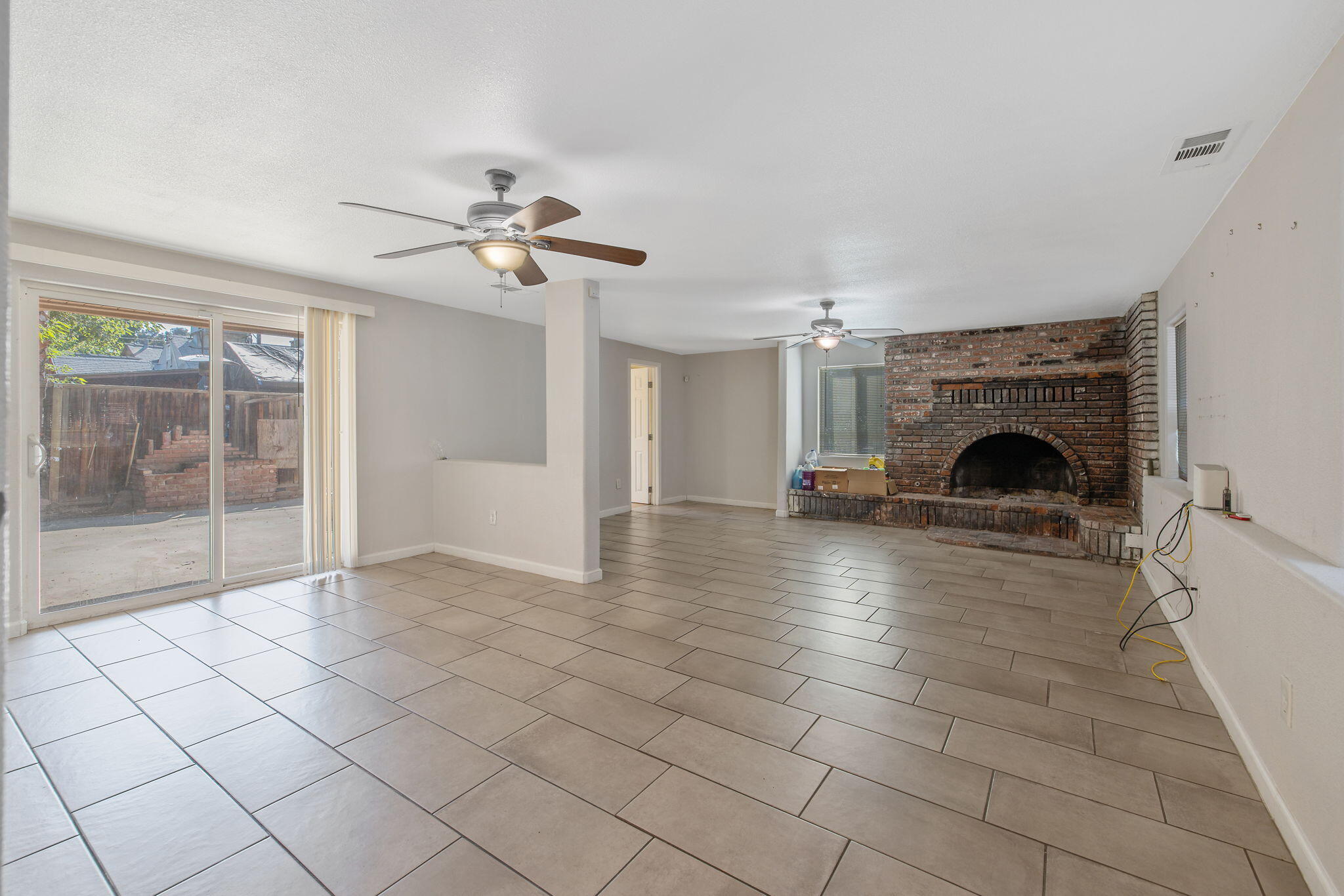 1408 N Park St, Visalia, CA 93291