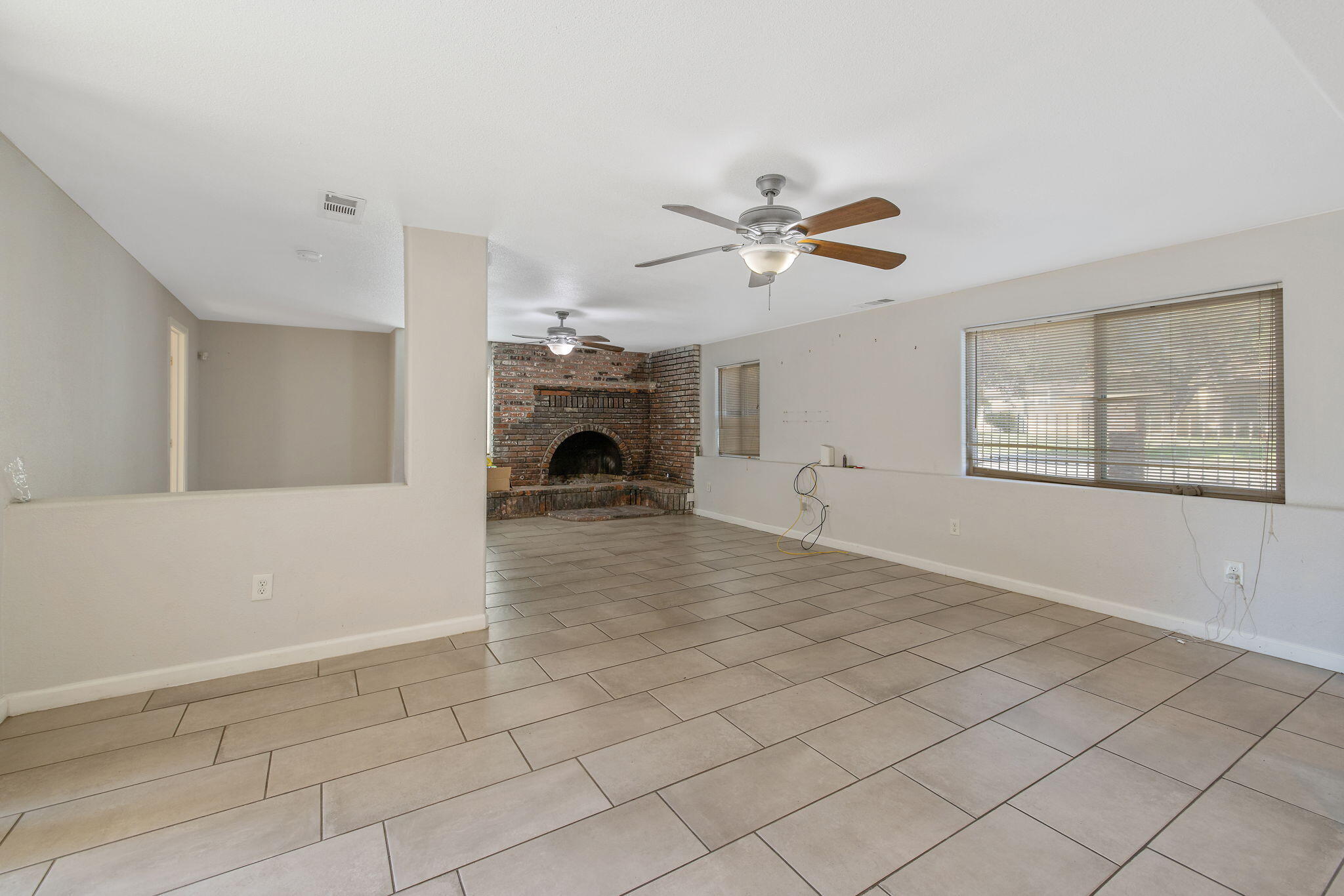 1408 N Park St, Visalia, CA 93291