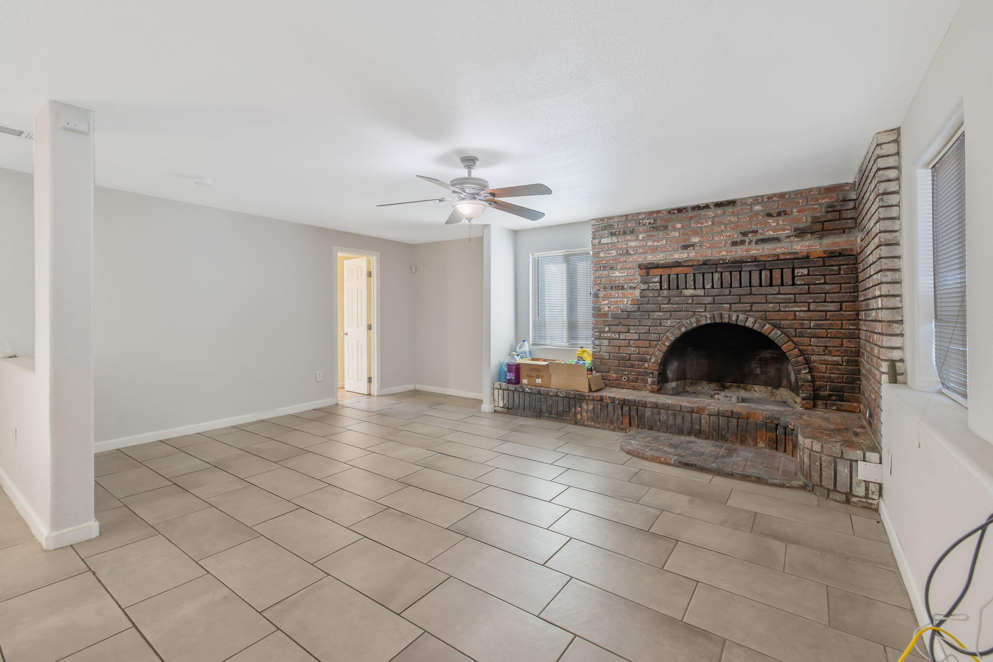 1408 N Park St, Visalia, CA 93291