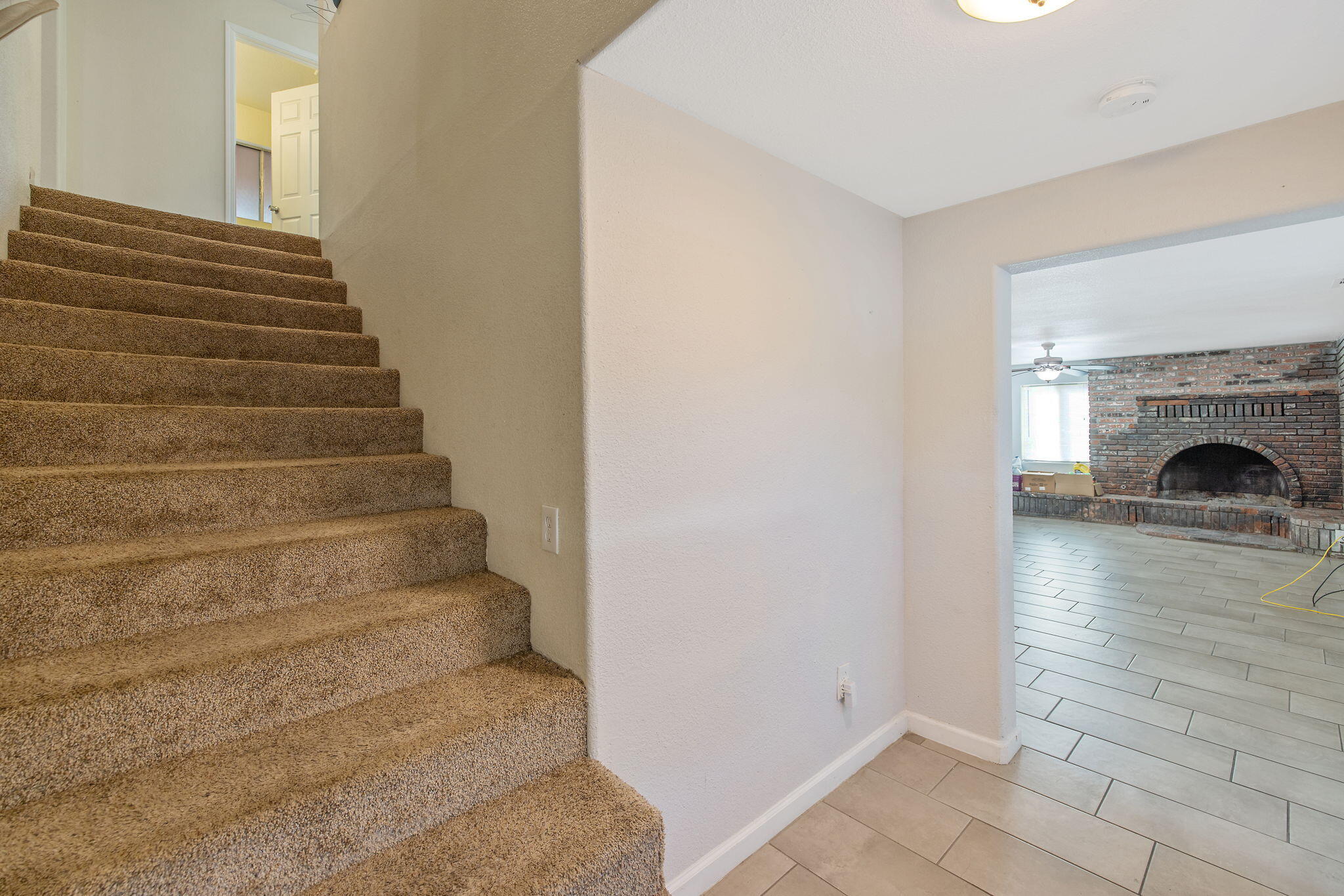 1408 N Park St, Visalia, CA 93291