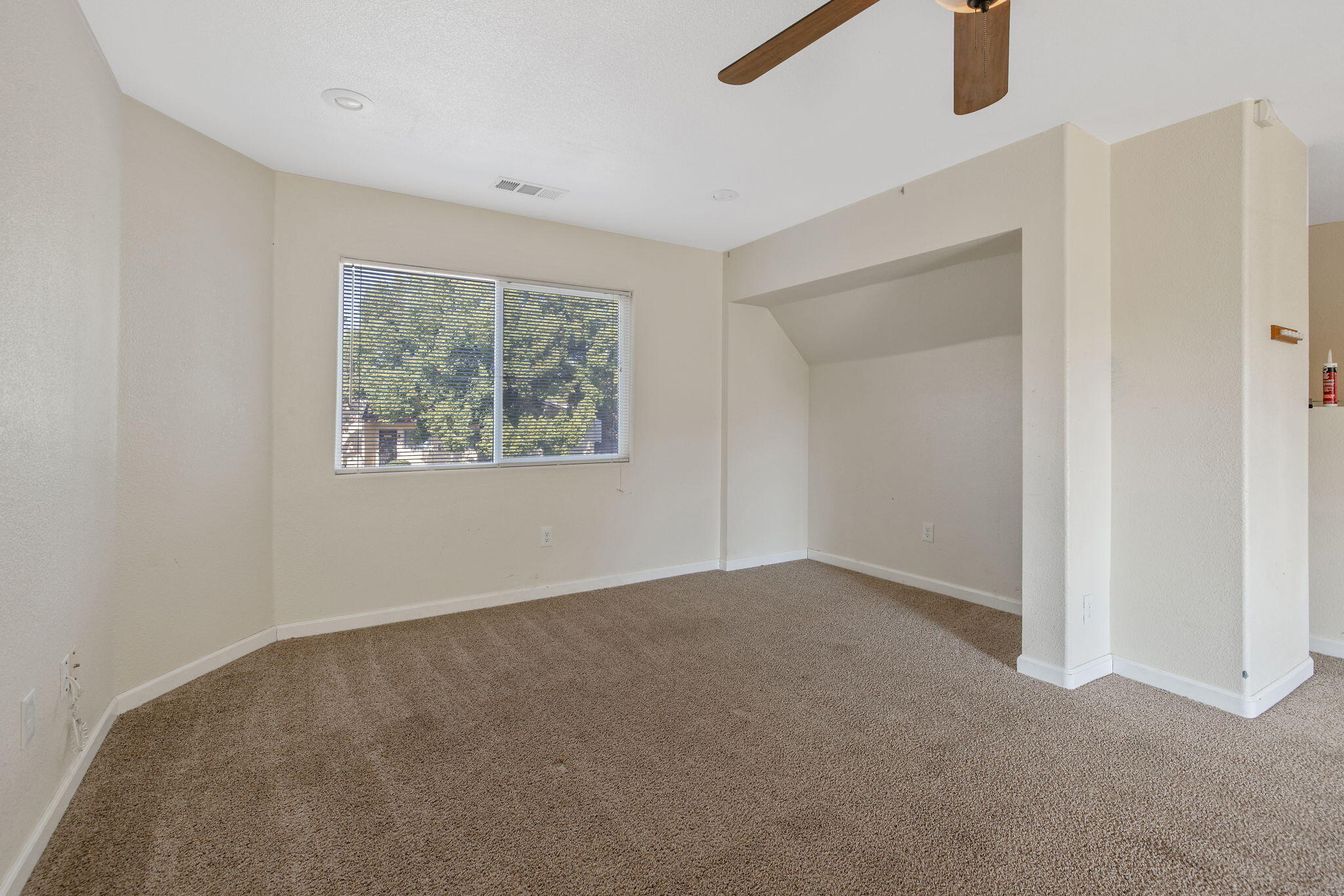 1408 N Park St, Visalia, CA 93291