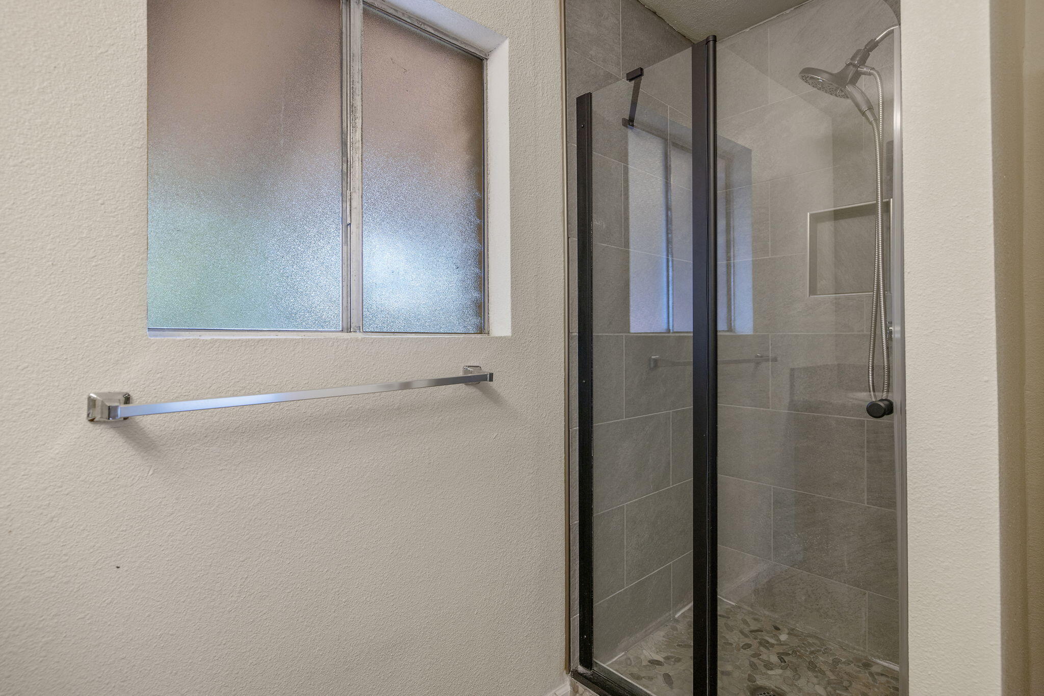 1408 N Park St, Visalia, CA 93291