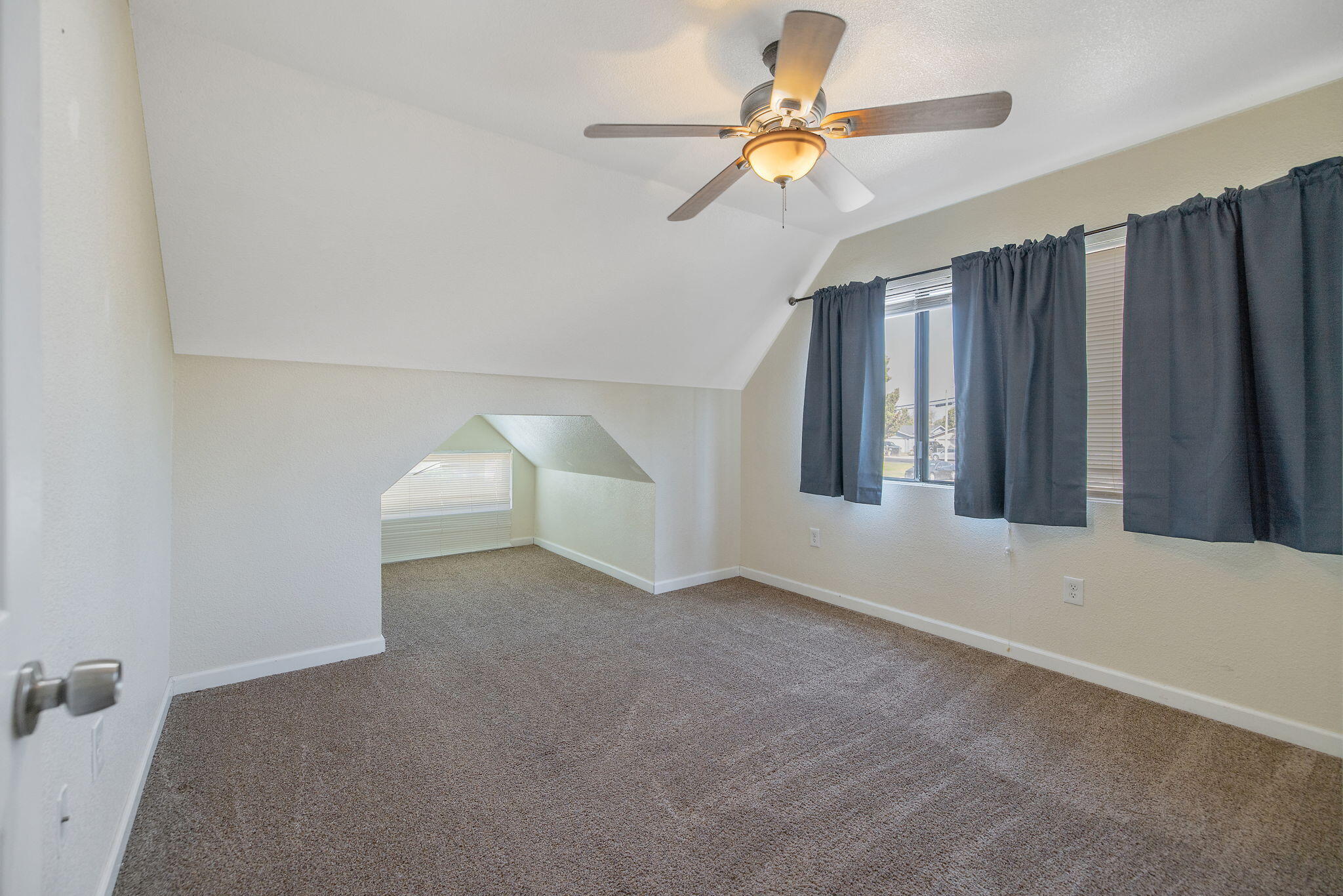 1408 N Park St, Visalia, CA 93291