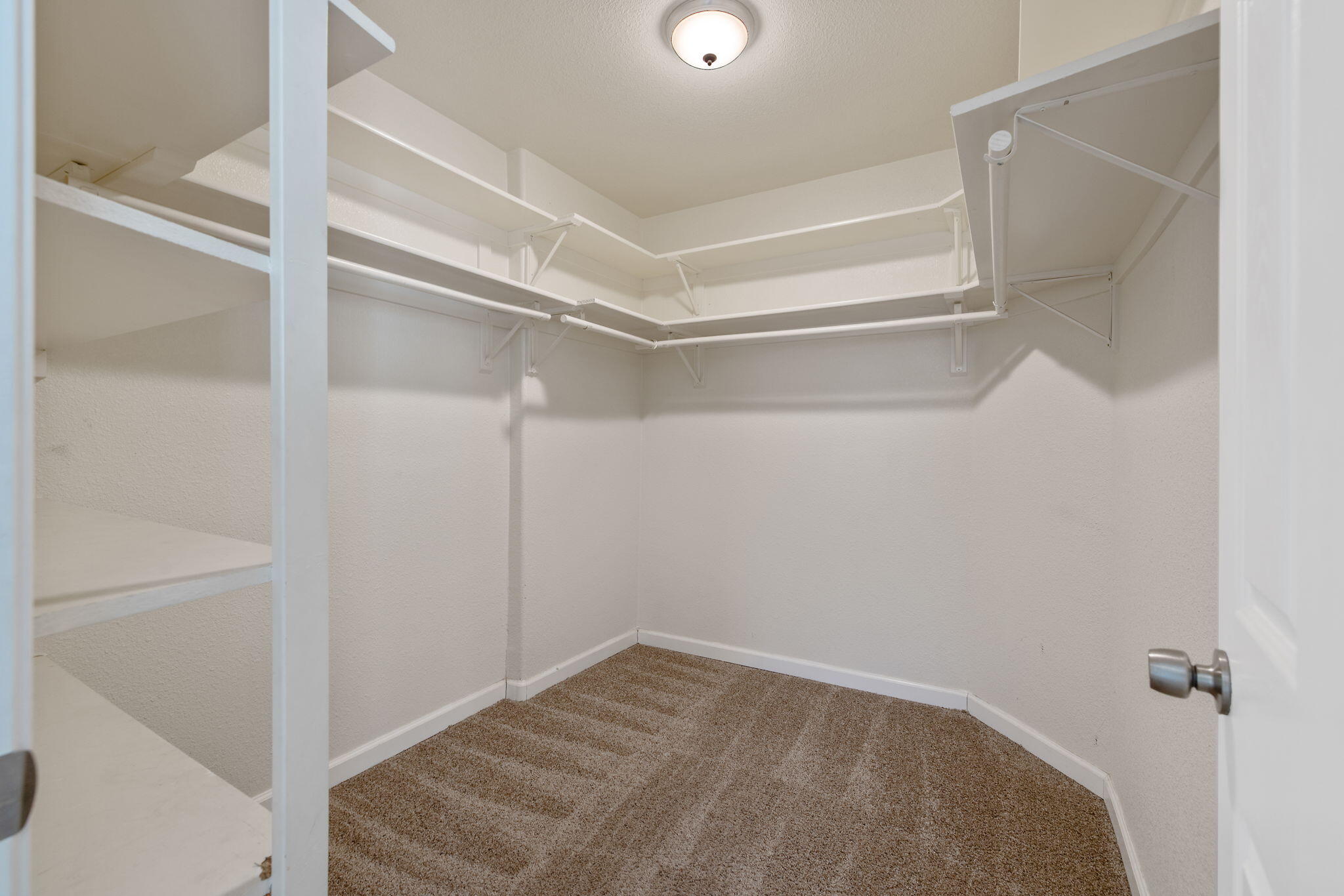 1408 N Park St, Visalia, CA 93291