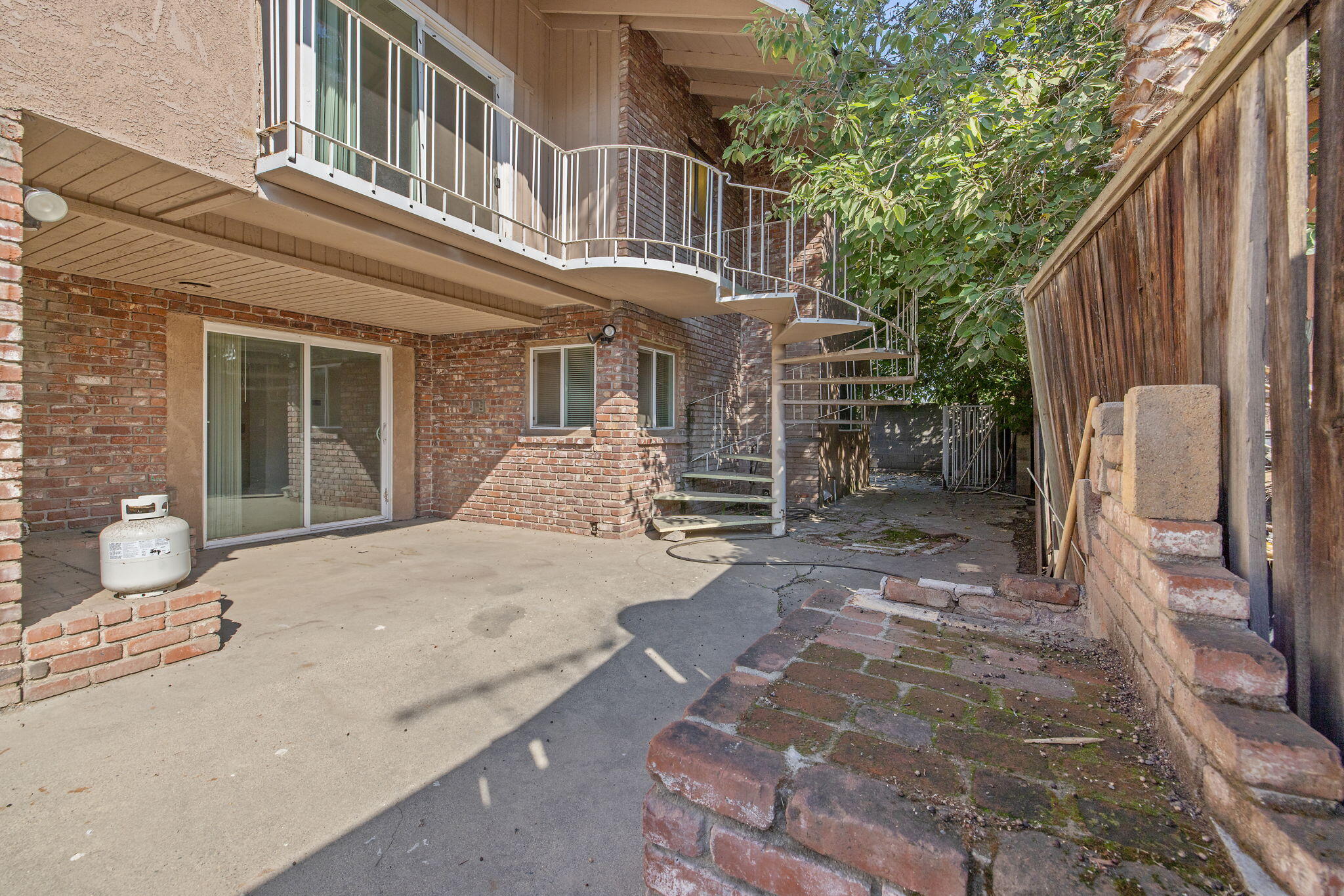 1408 N Park St, Visalia, CA 93291