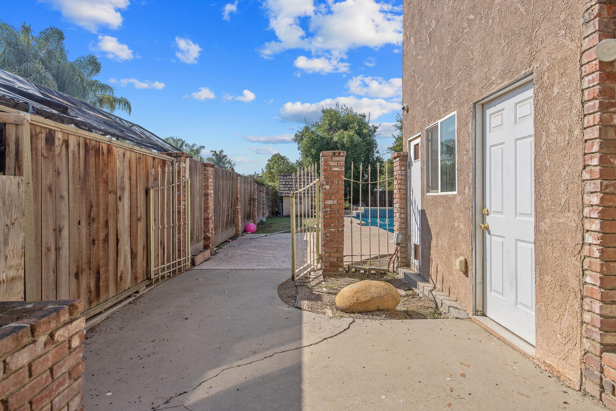 1408 N Park St, Visalia, CA 93291