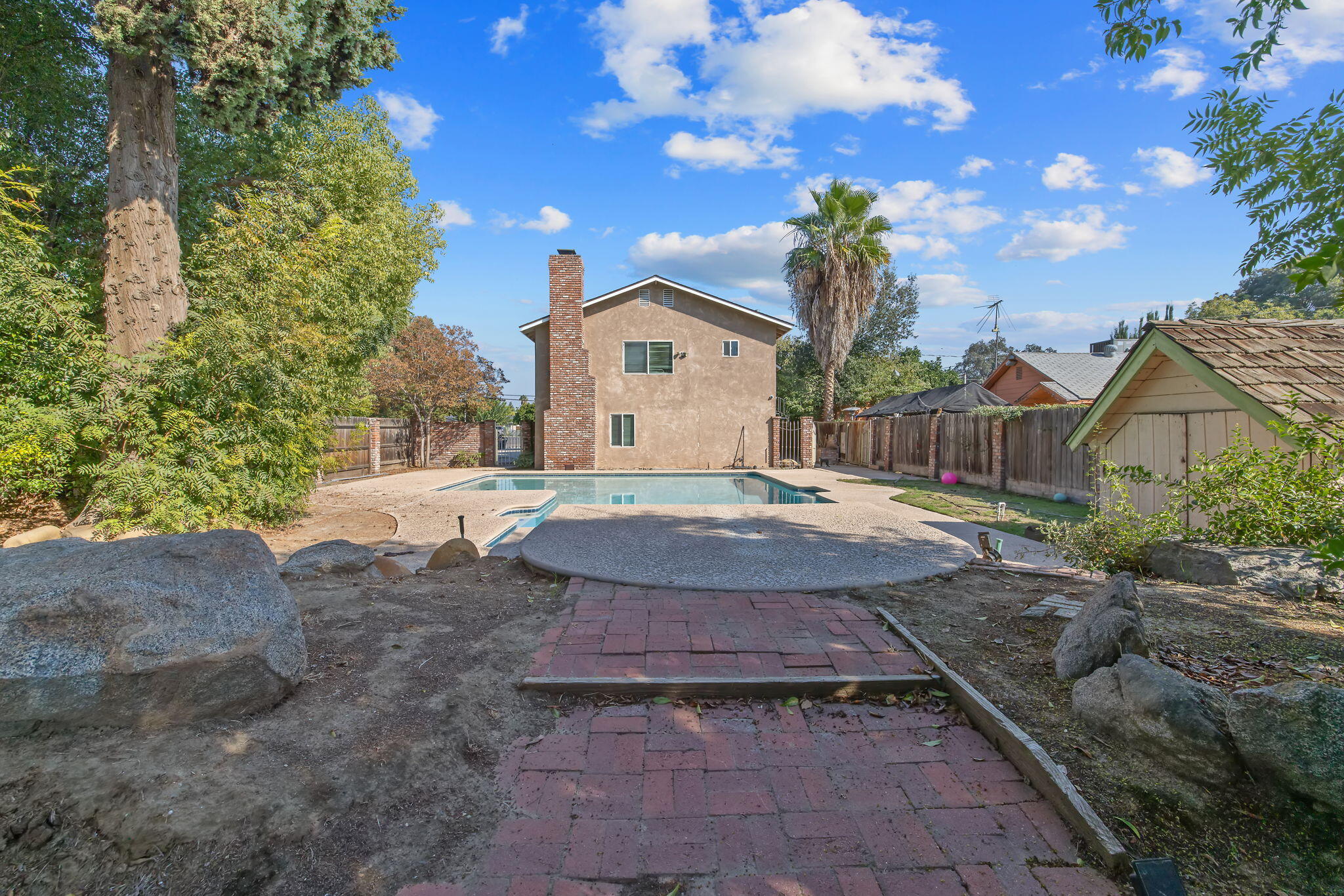 1408 N Park St, Visalia, CA 93291