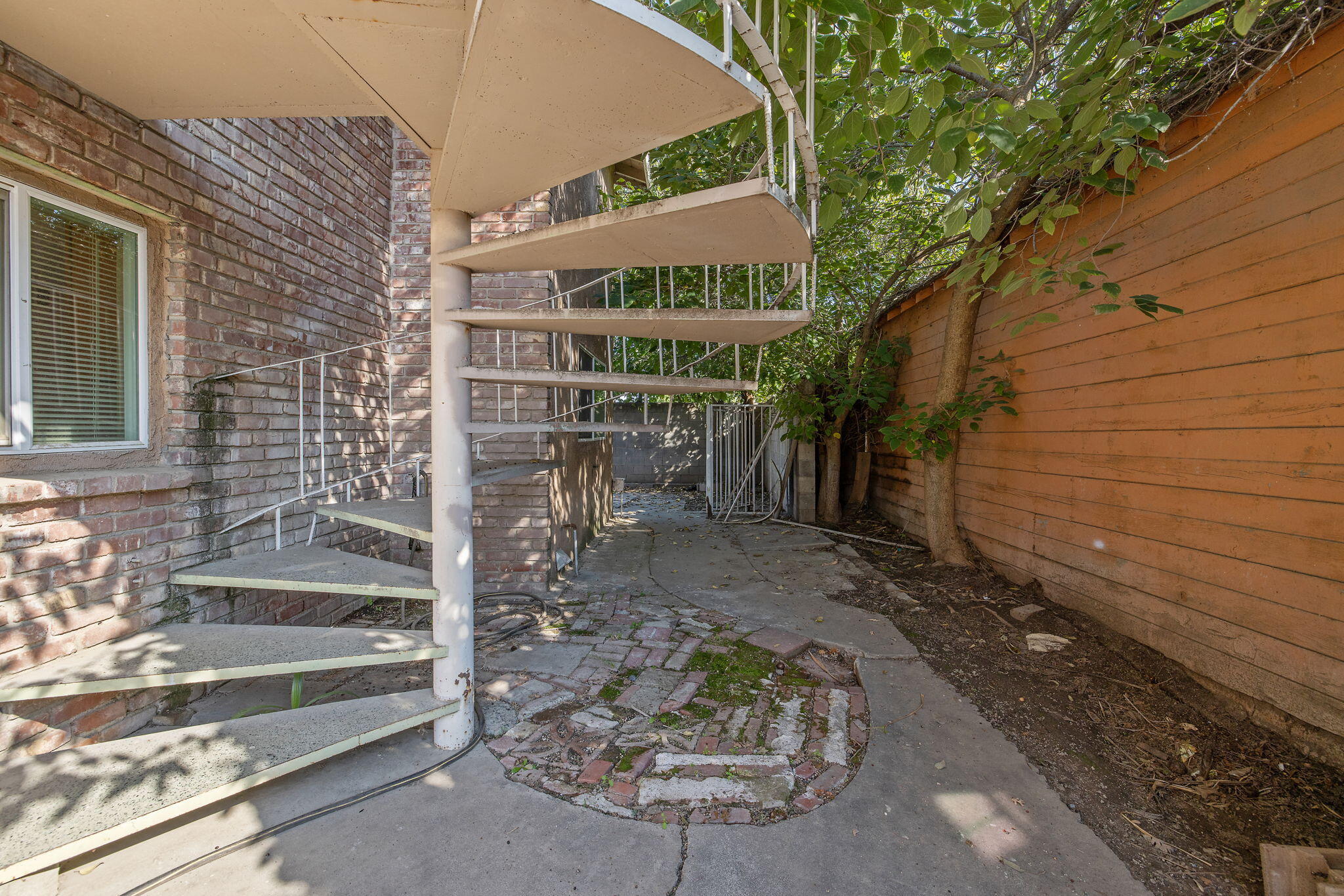 1408 N Park St, Visalia, CA 93291