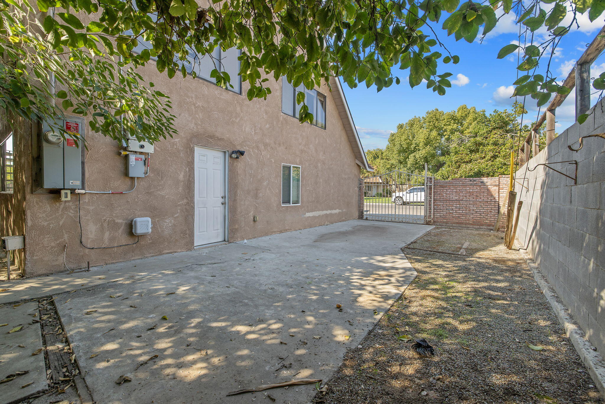 1408 N Park St, Visalia, CA 93291