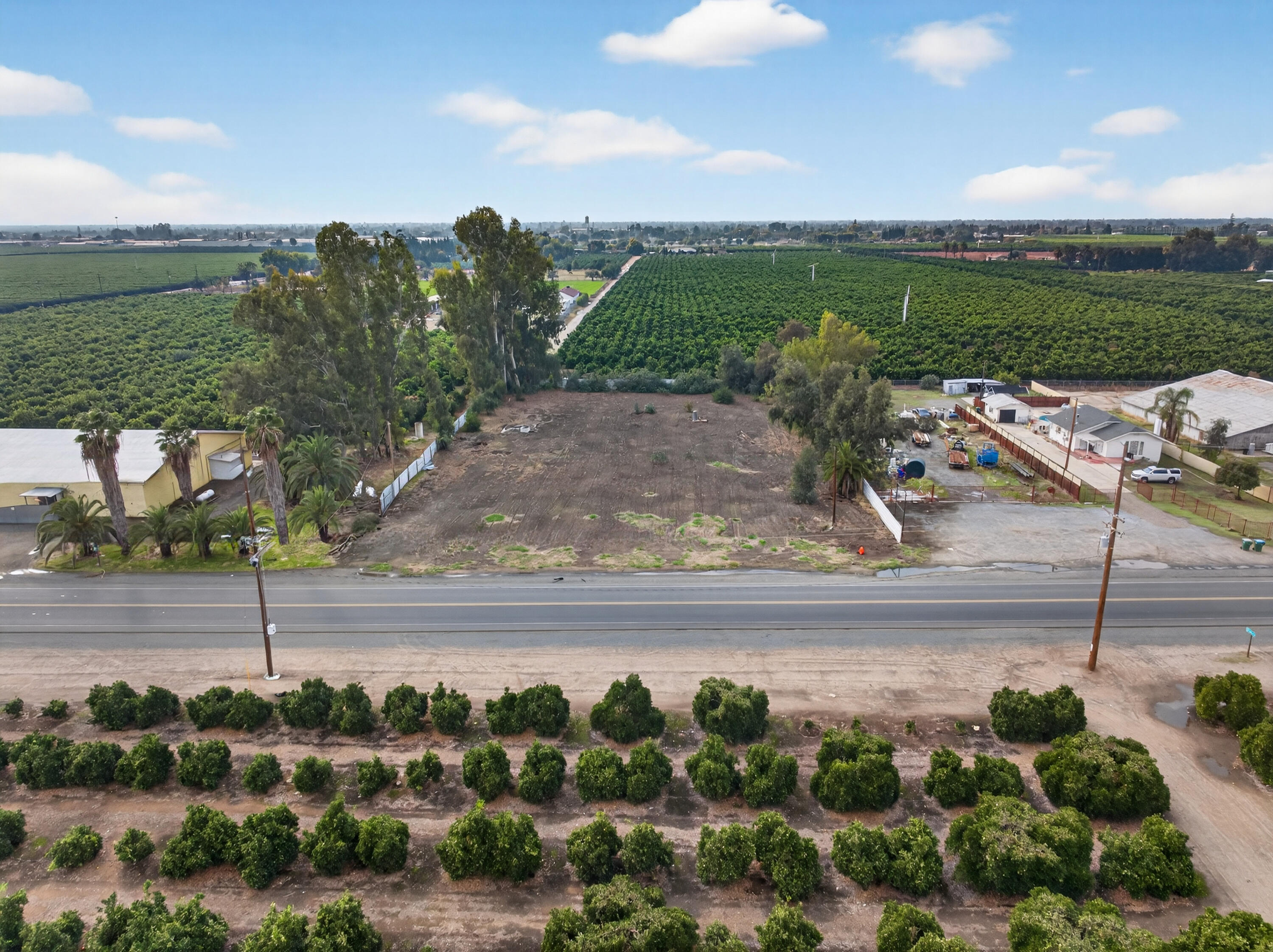 365 N Spruce Rd, Exeter, CA 93221