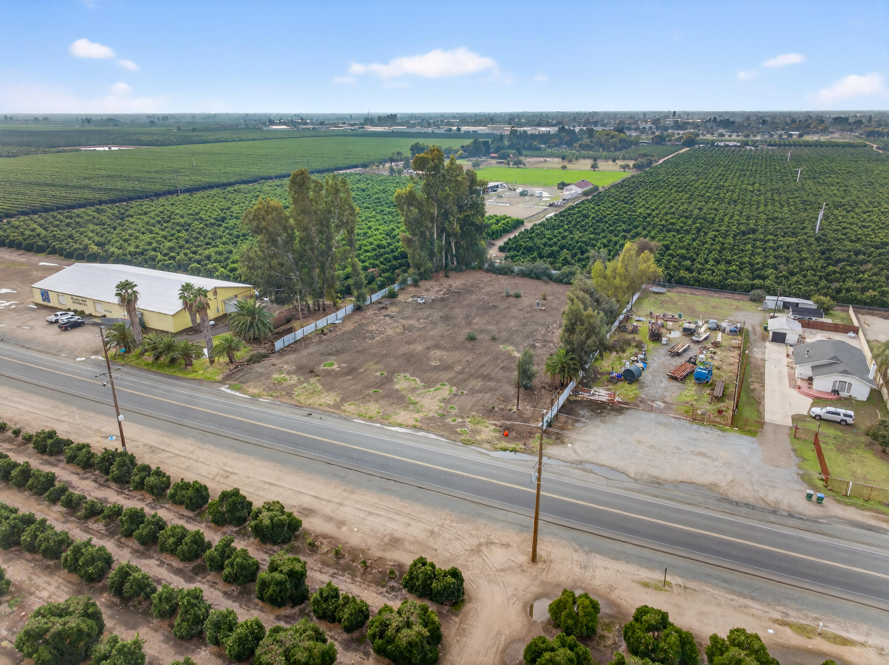 365 N Spruce Rd, Exeter, CA 93221