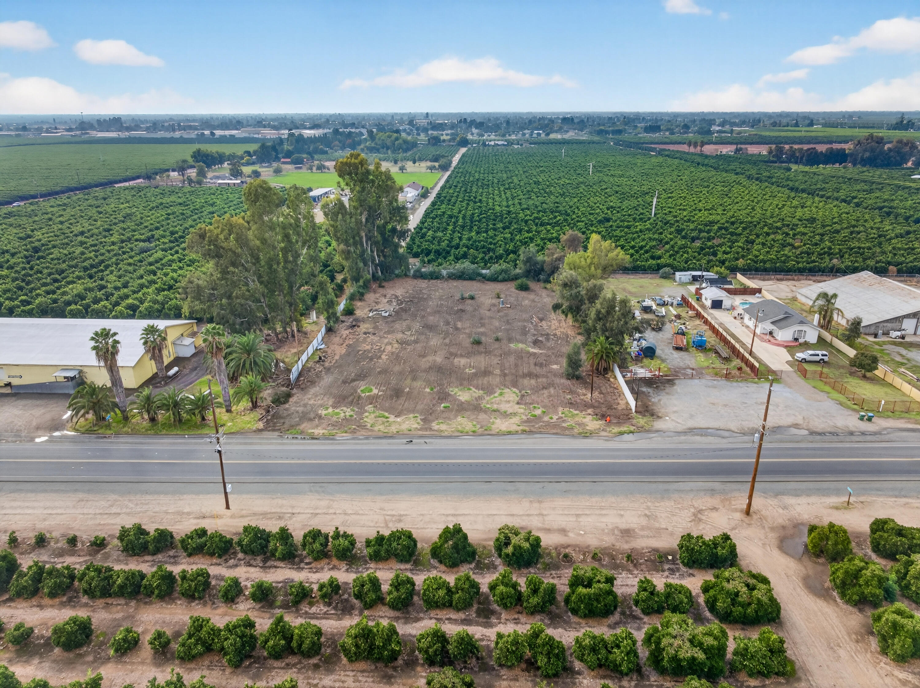 365 N Spruce Rd, Exeter, CA 93221