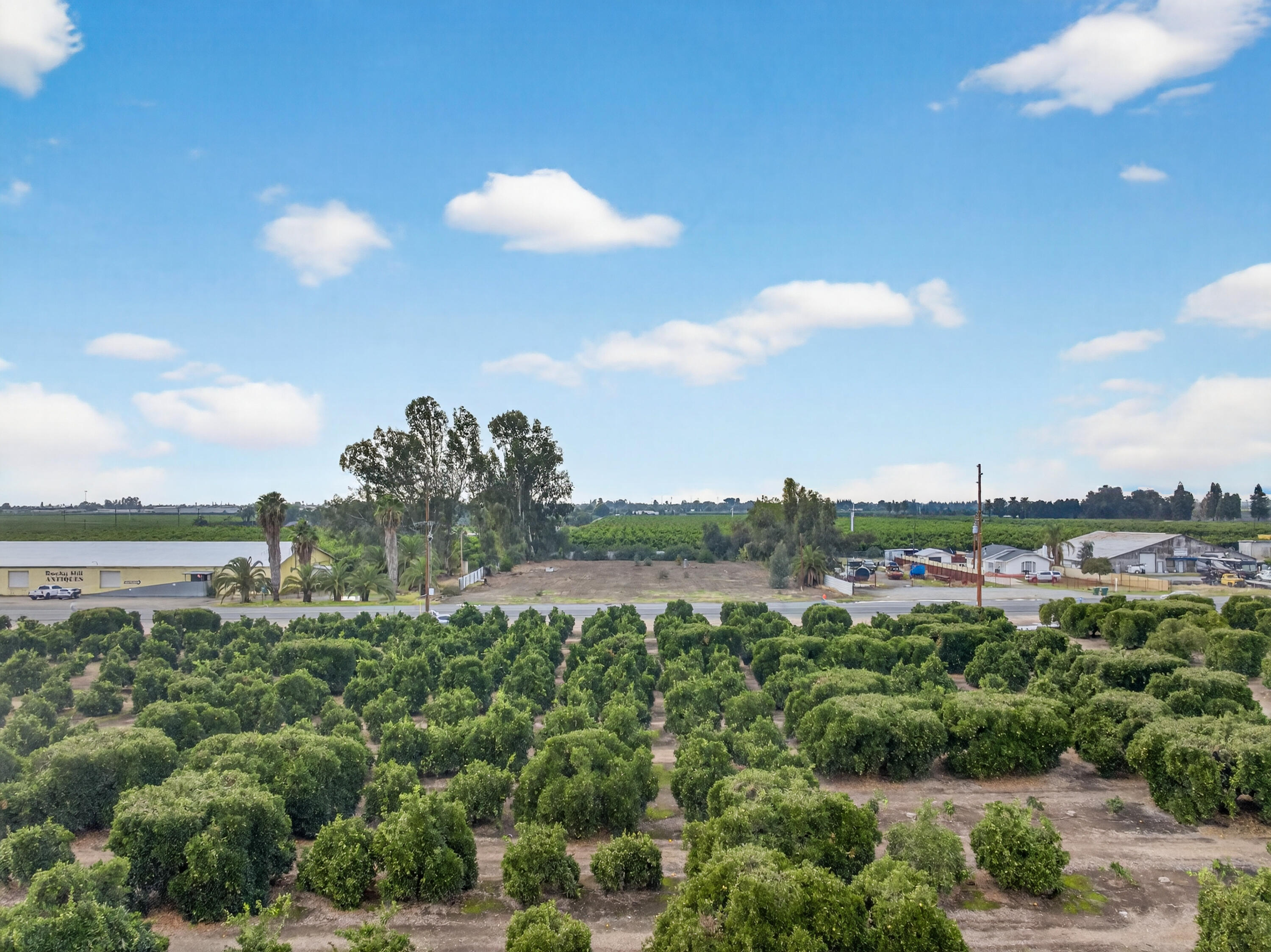 365 N Spruce Rd, Exeter, CA 93221