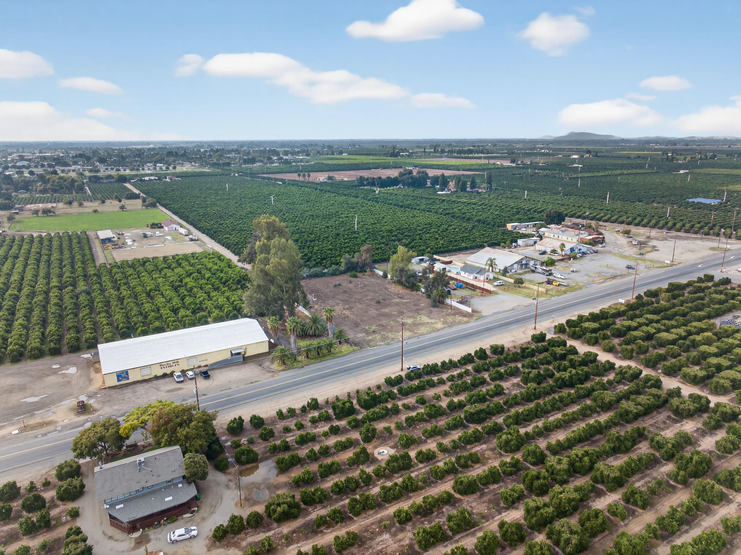 365 N Spruce Rd, Exeter, CA 93221