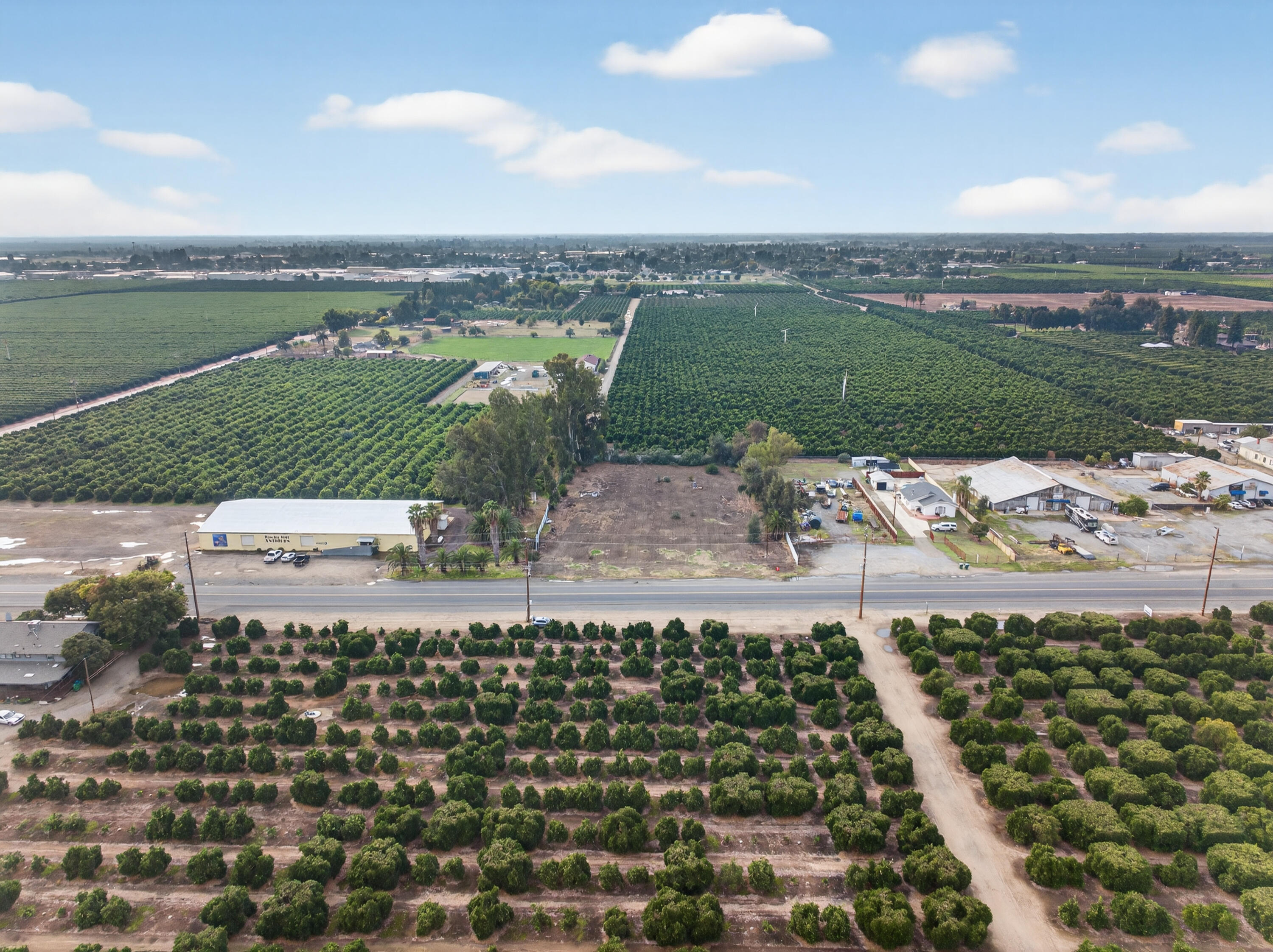 365 N Spruce Rd, Exeter, CA 93221