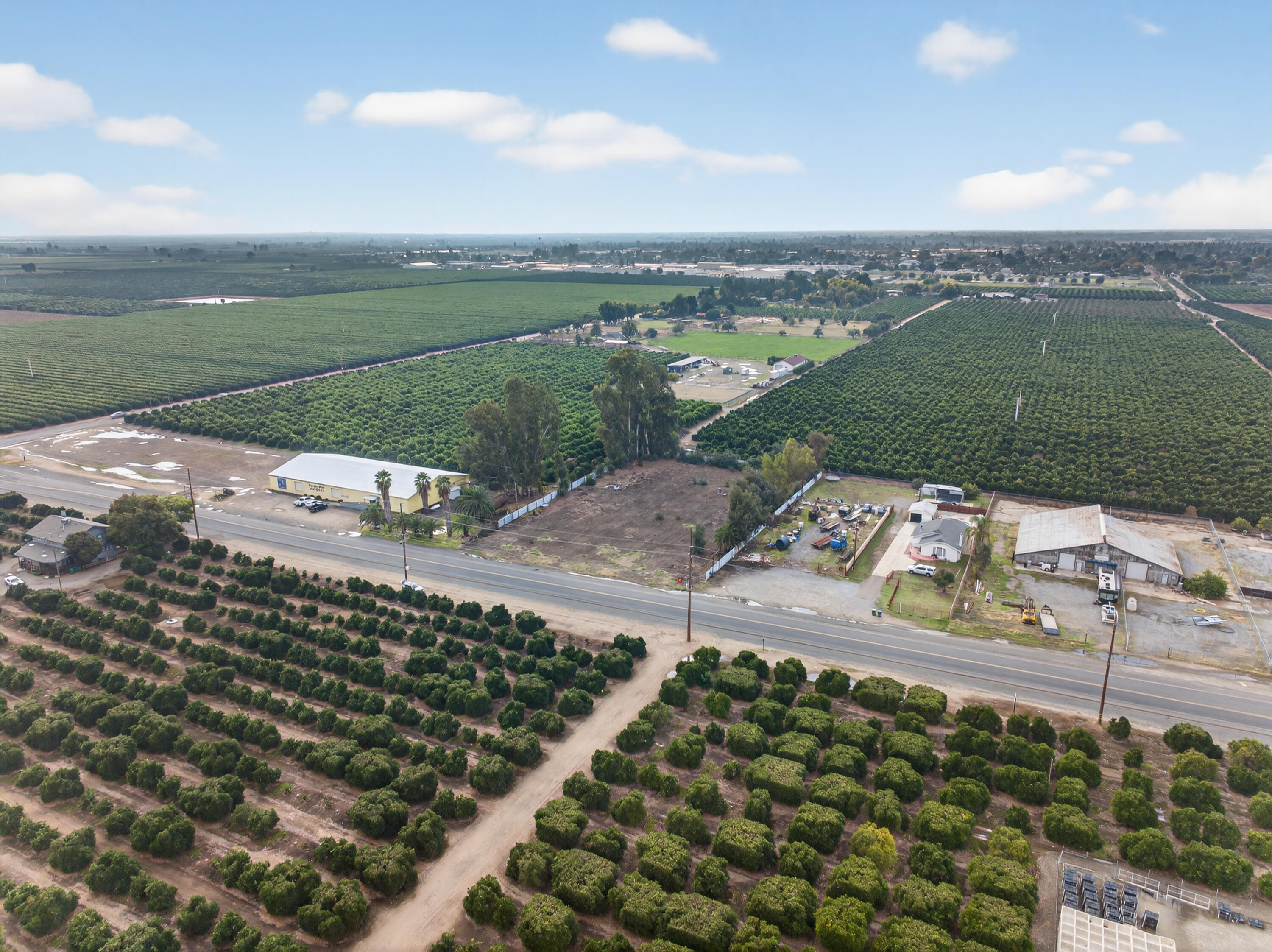 365 N Spruce Rd, Exeter, CA 93221