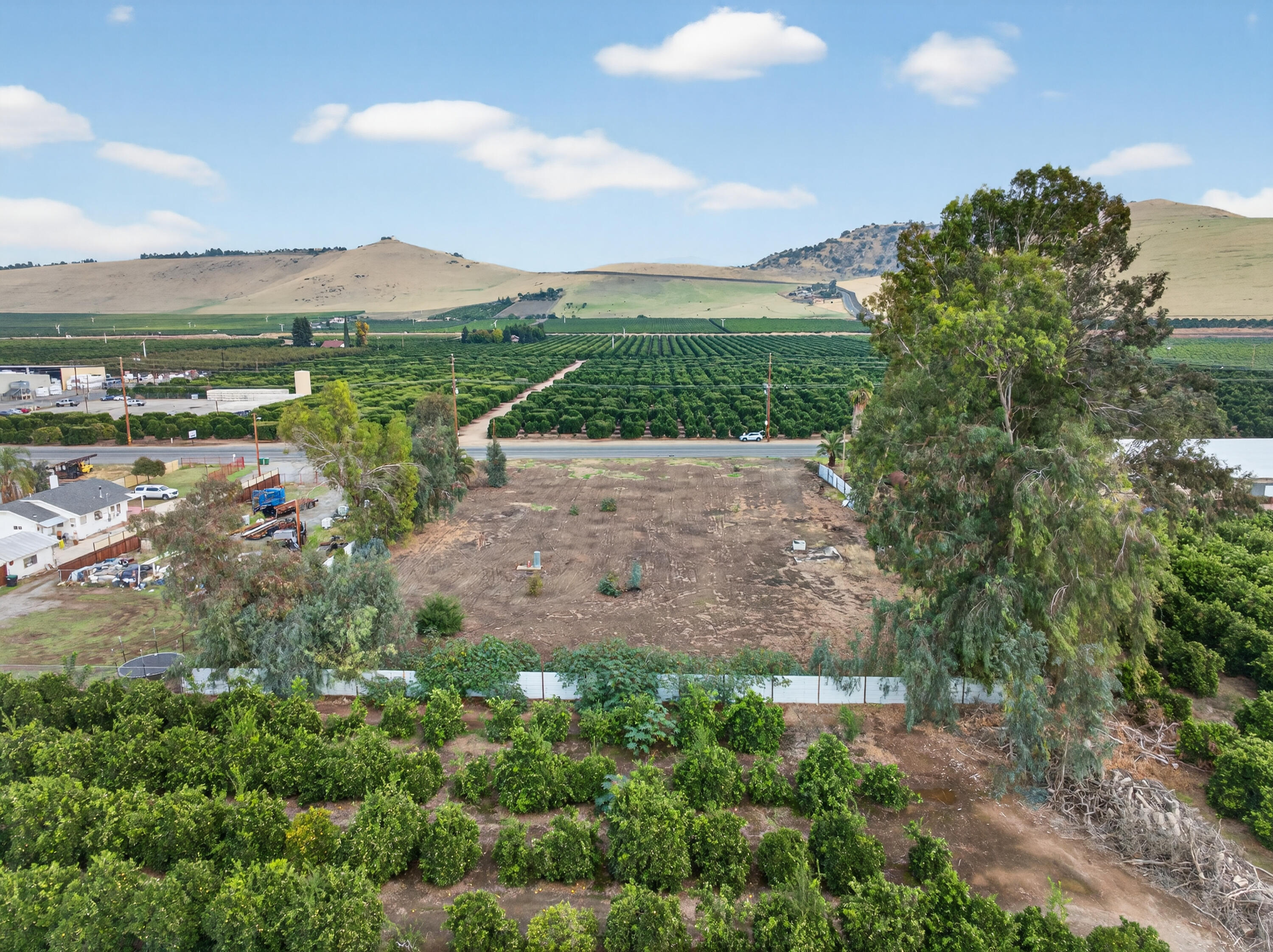 365 N Spruce Rd, Exeter, CA 93221