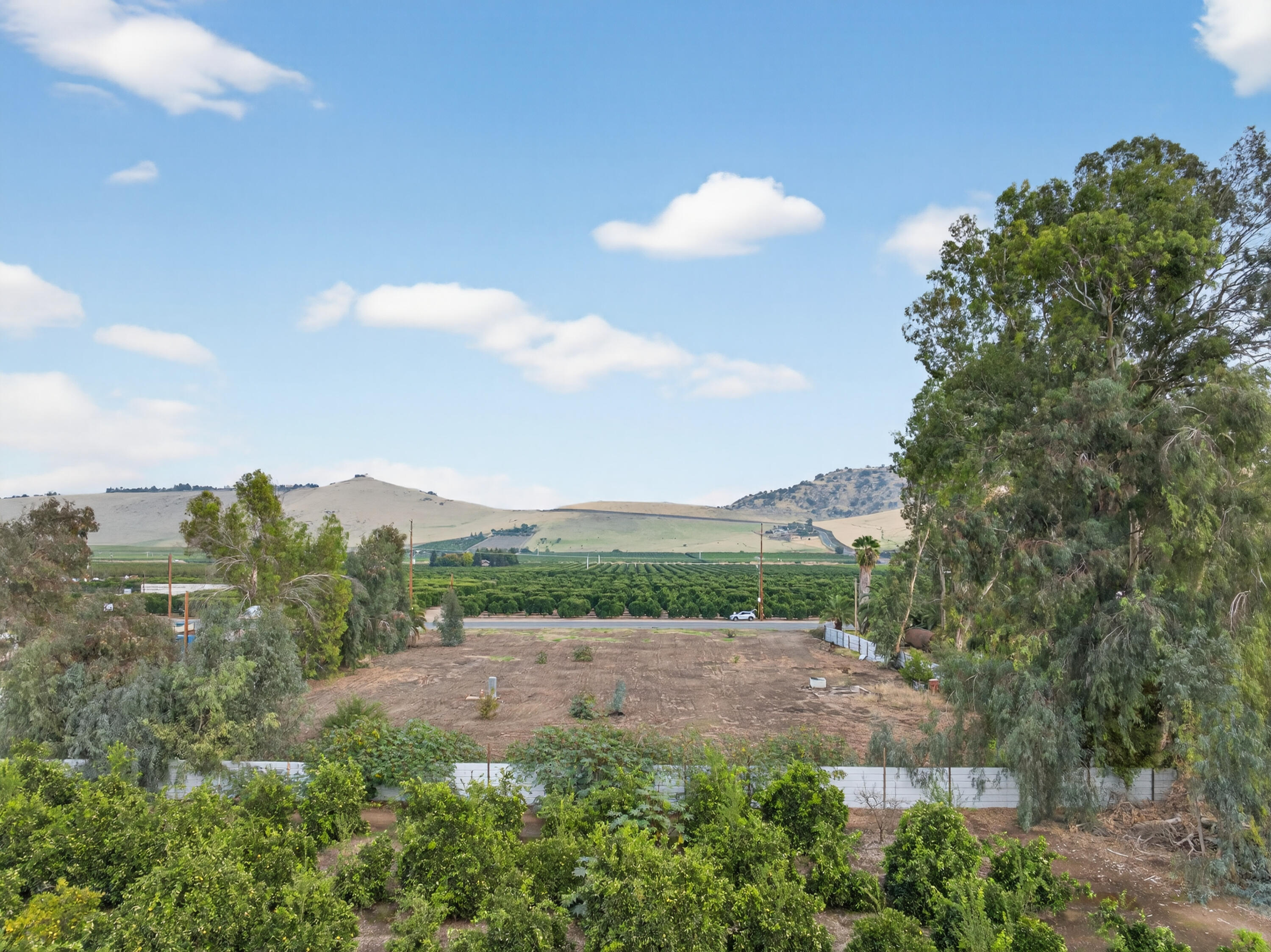 365 N Spruce Rd, Exeter, CA 93221