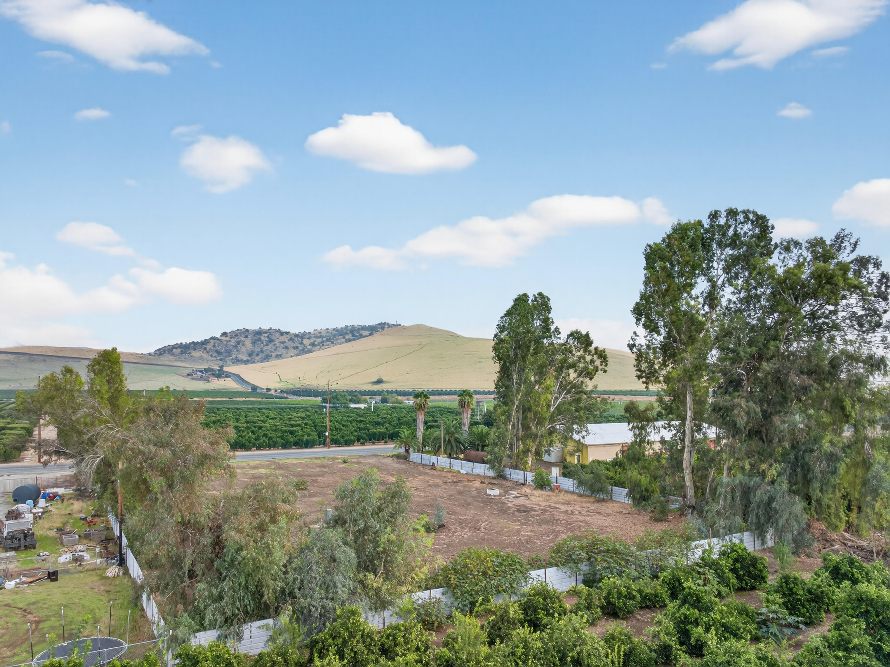 365 N Spruce Rd, Exeter, CA 93221