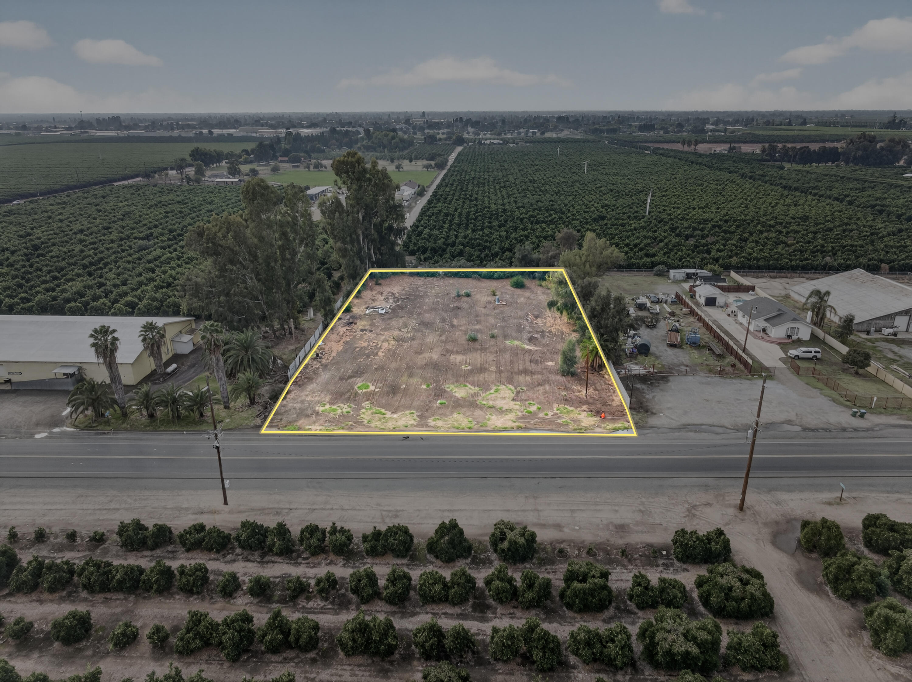 365 N Spruce Rd, Exeter, CA 93221