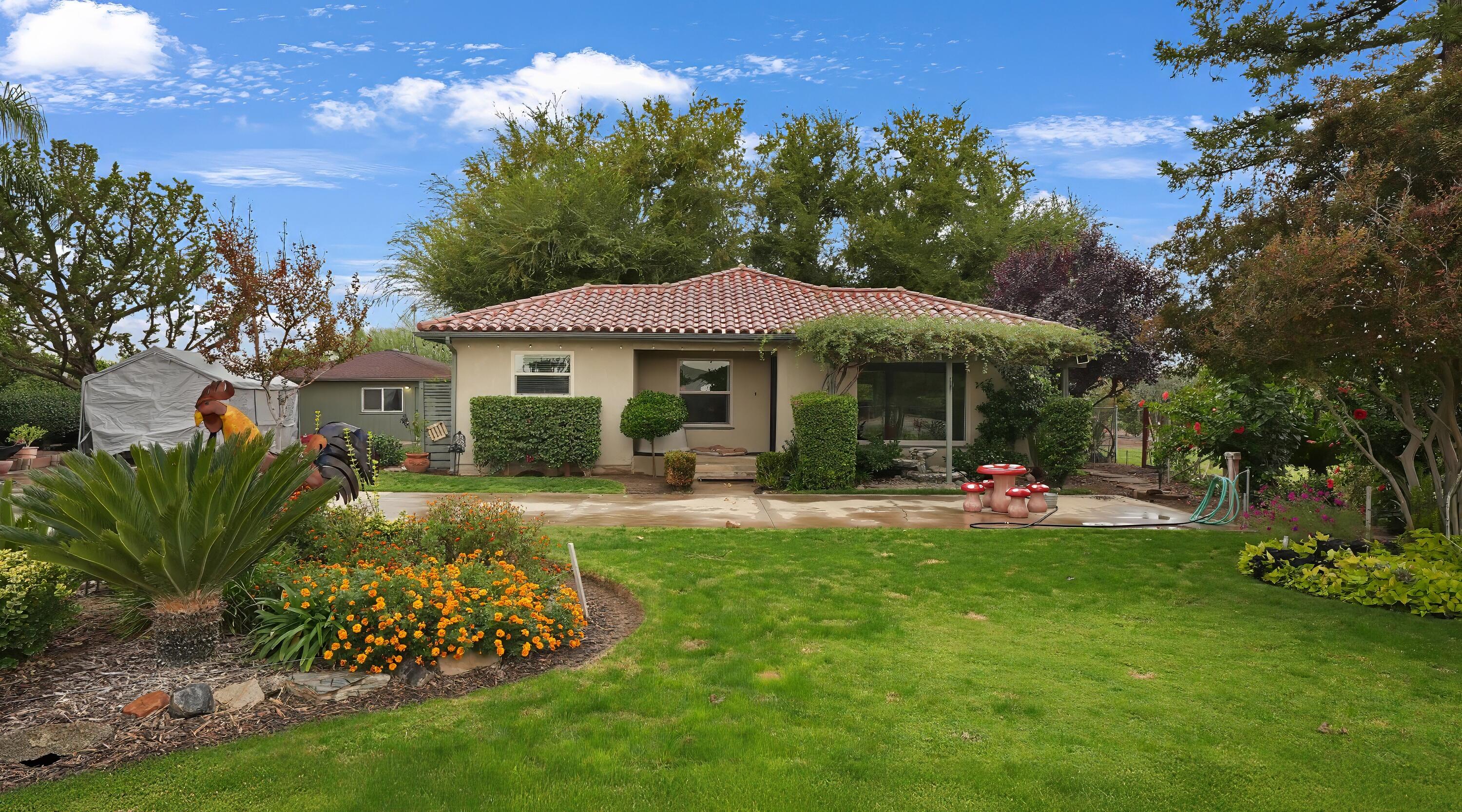 651 S Cornucopia Rd, Exeter, CA 93221