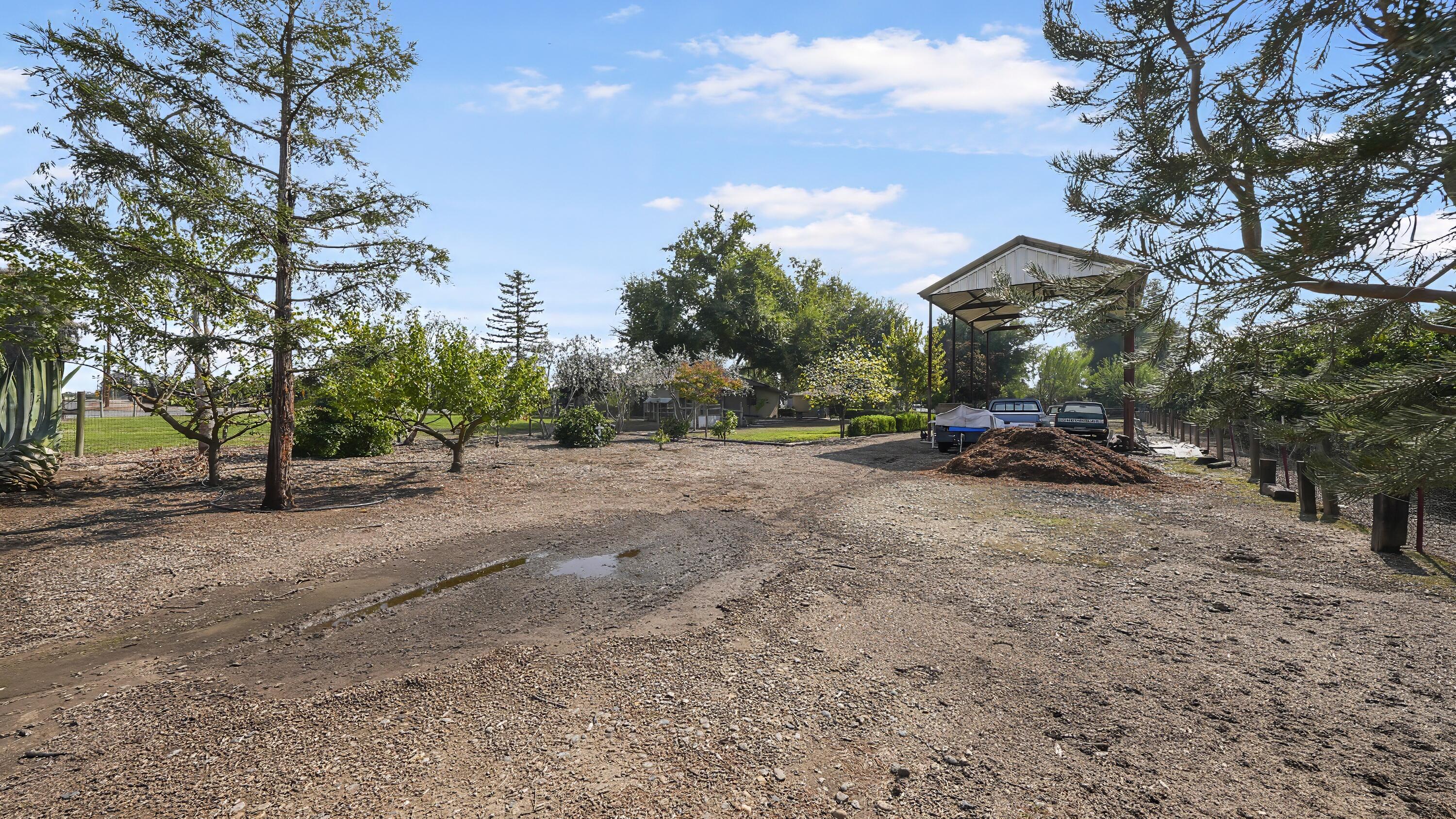 651 S Cornucopia Rd, Exeter, CA 93221