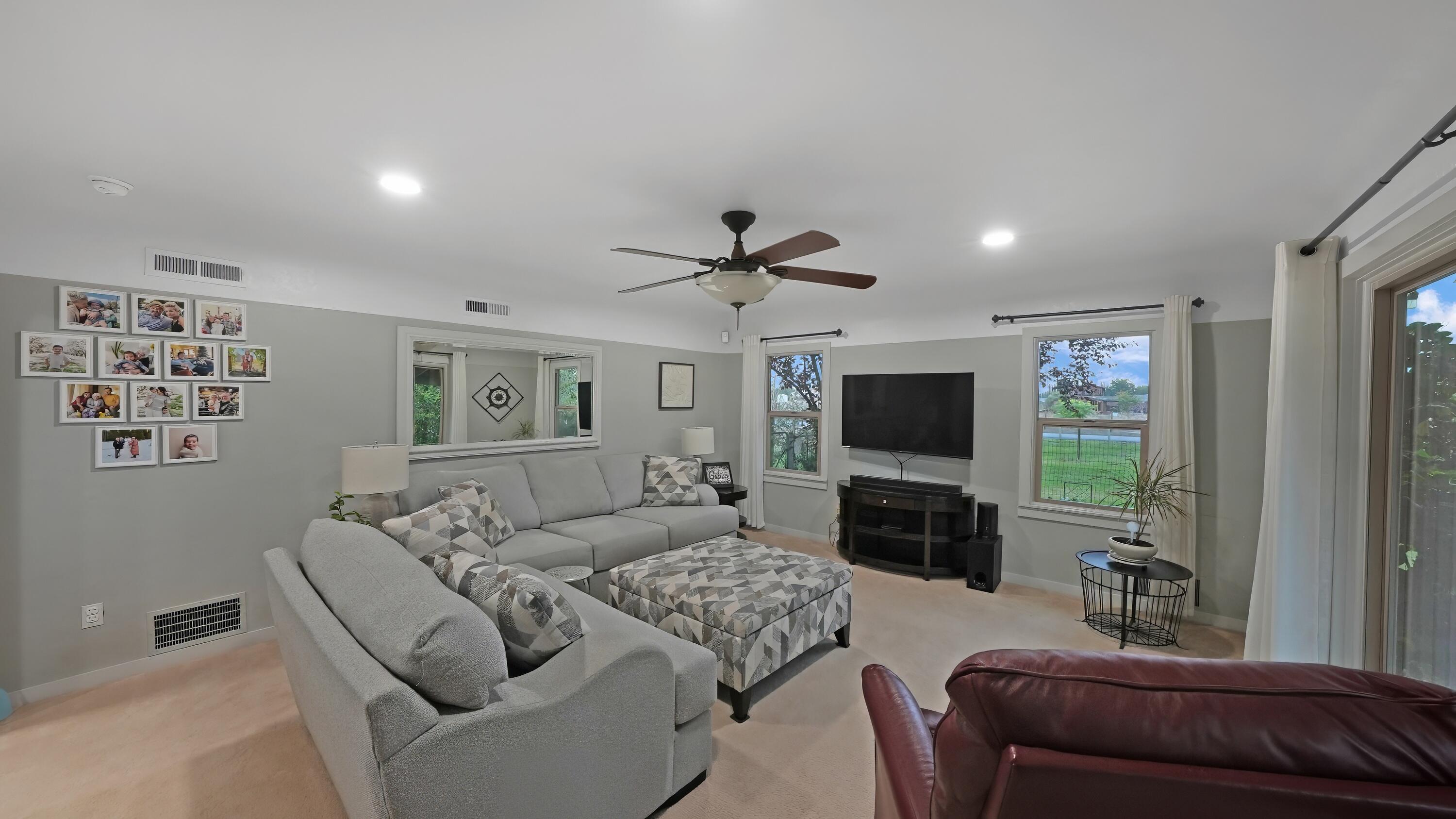651 S Cornucopia Rd, Exeter, CA 93221