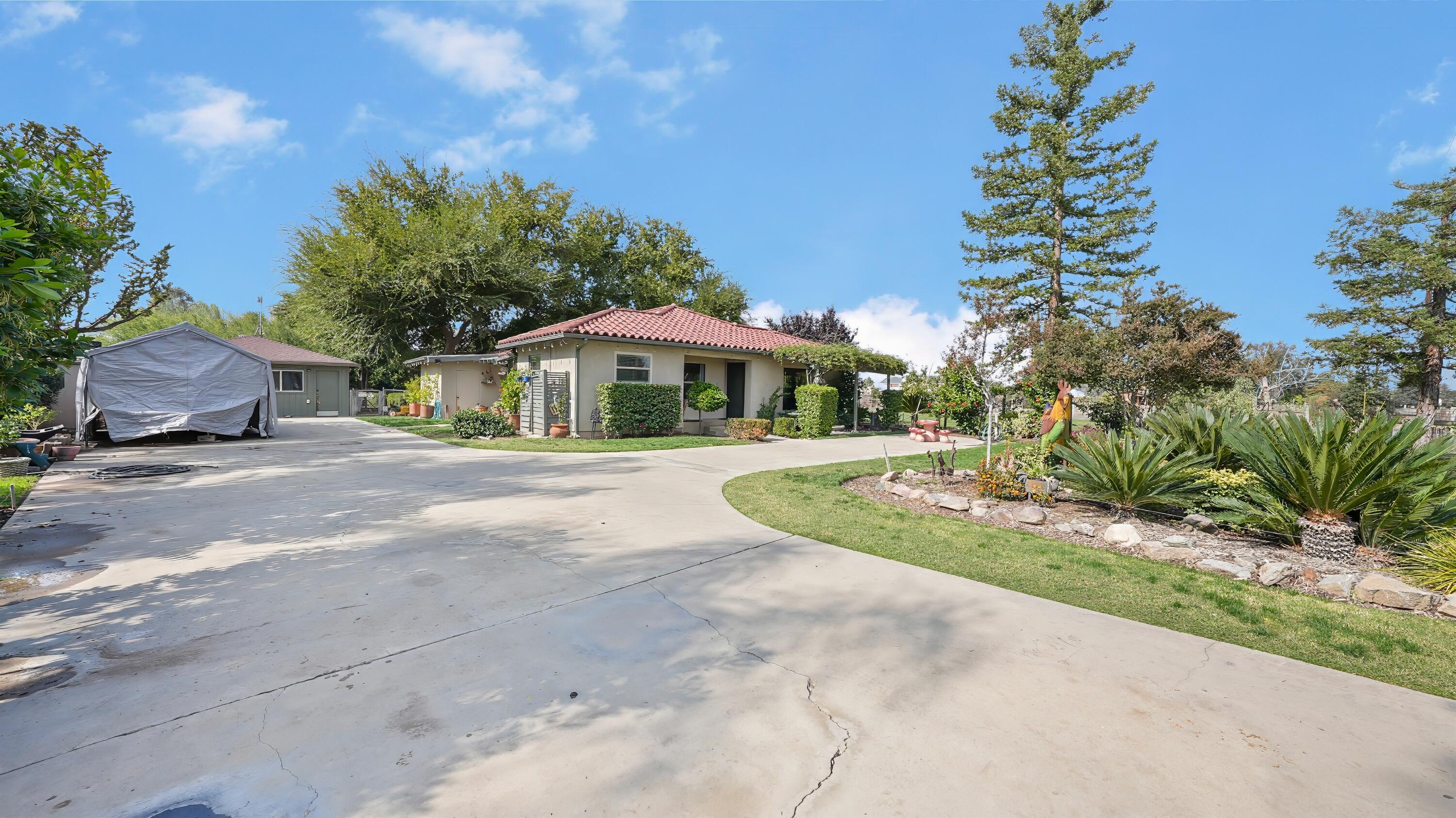 651 S Cornucopia Rd, Exeter, CA 93221