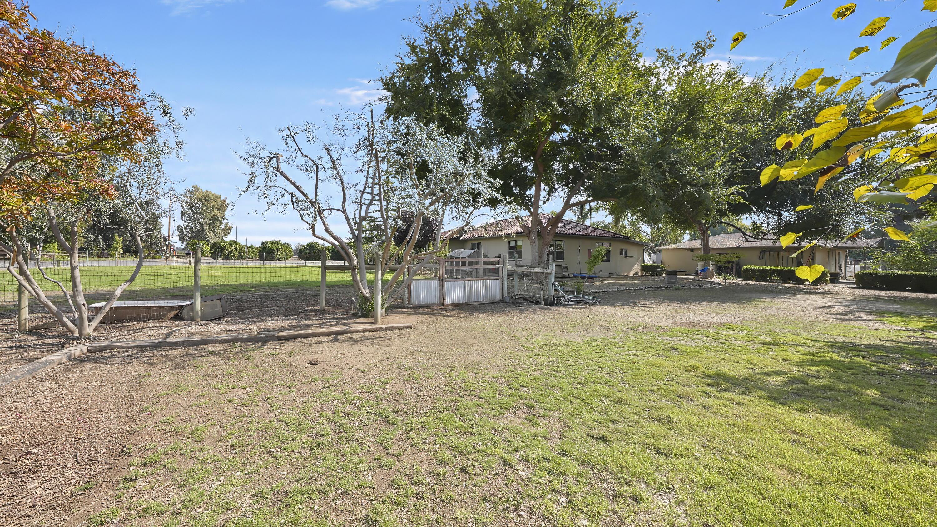 651 S Cornucopia Rd, Exeter, CA 93221
