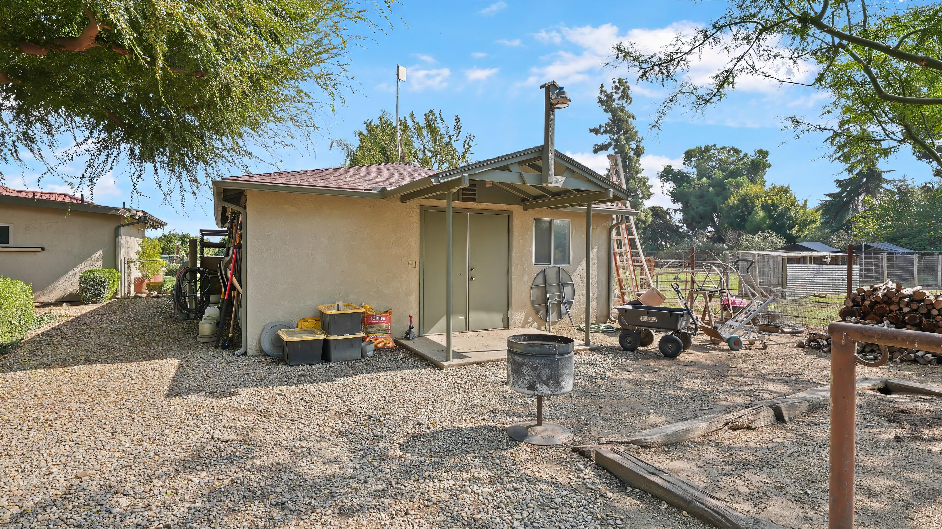 651 S Cornucopia Rd, Exeter, CA 93221