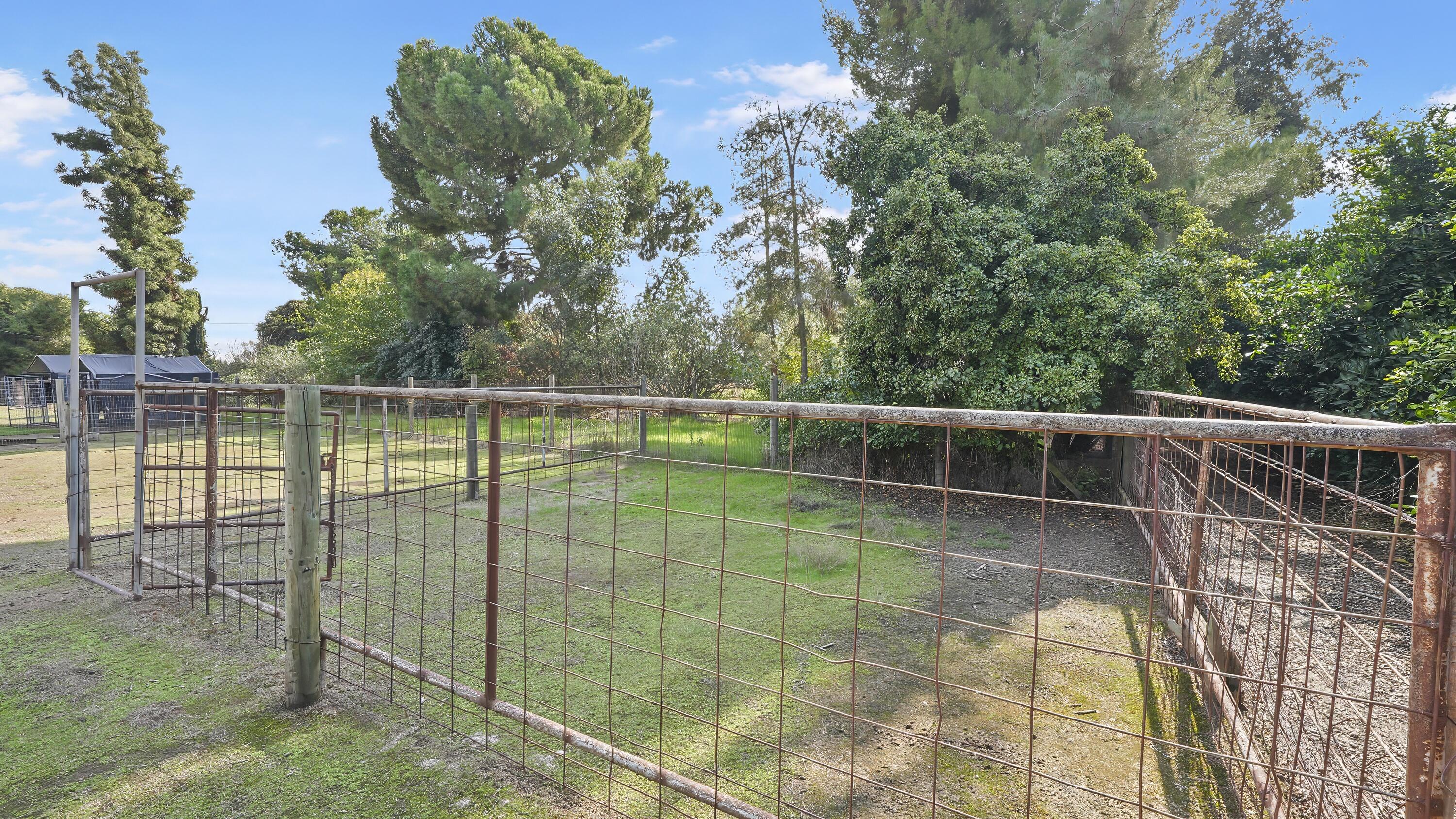 651 S Cornucopia Rd, Exeter, CA 93221