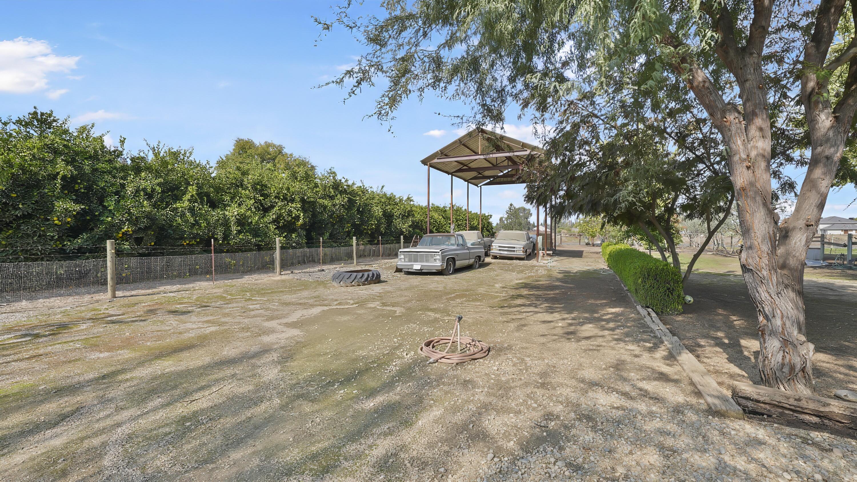 651 S Cornucopia Rd, Exeter, CA 93221