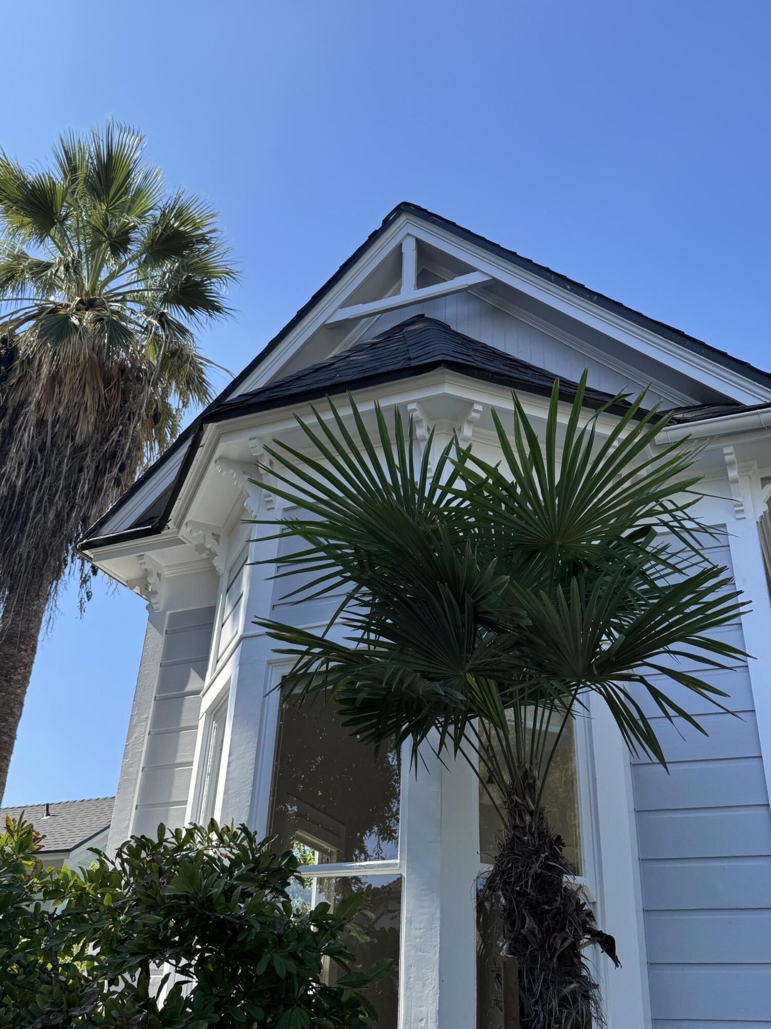 523 N Locust St, Visalia, CA 93291