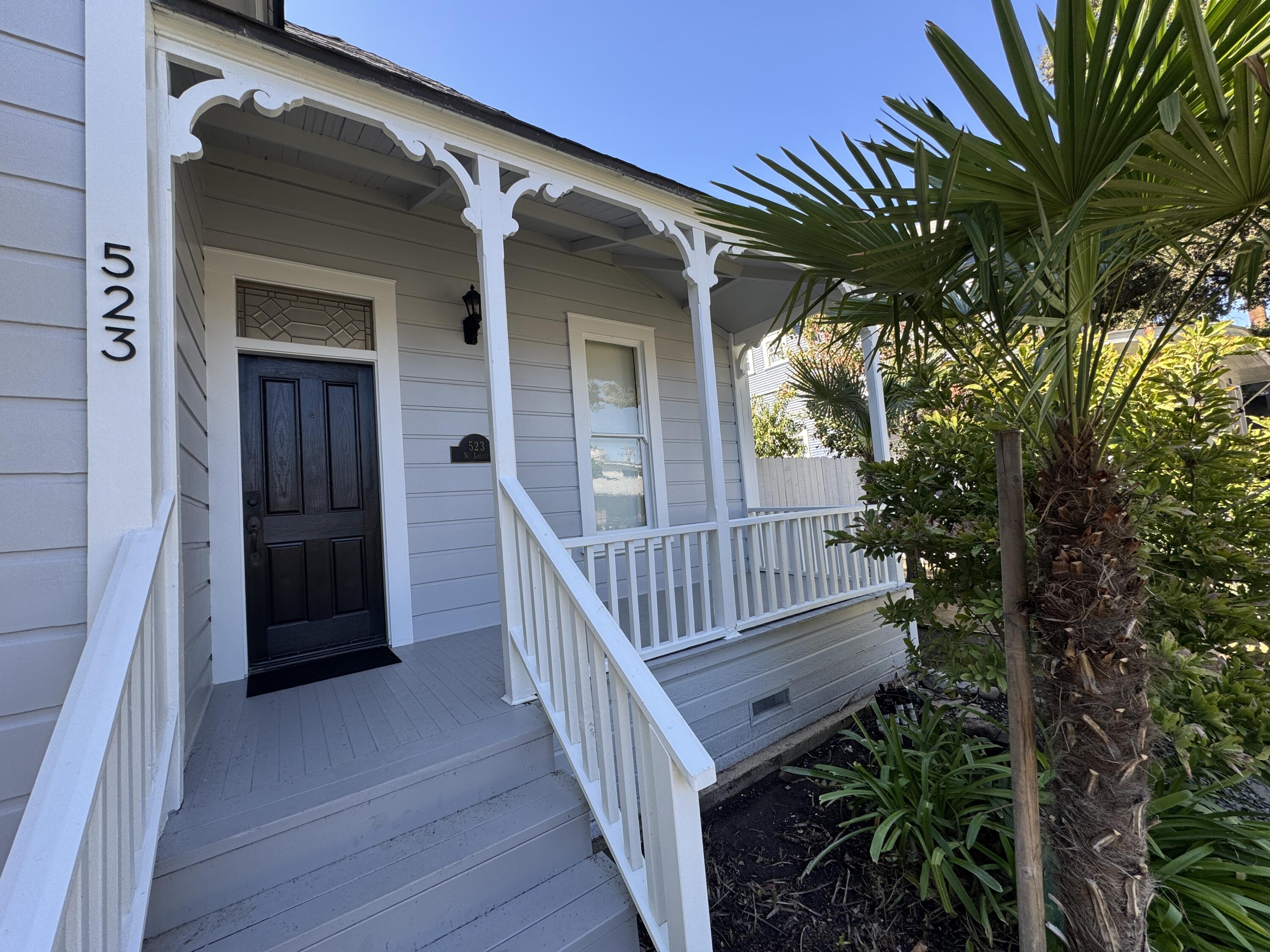 523 N Locust St, Visalia, CA 93291